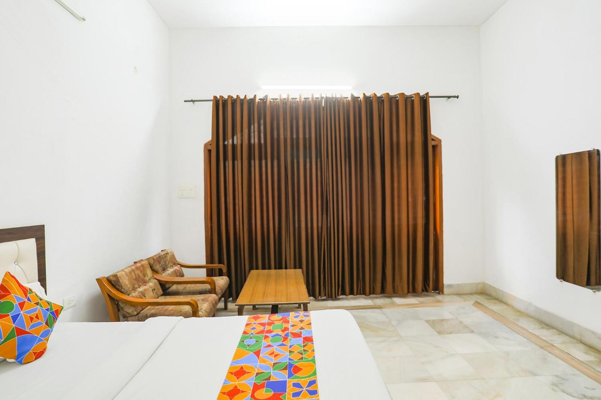 Fabexpress Prashansa Palace Hotel 3*