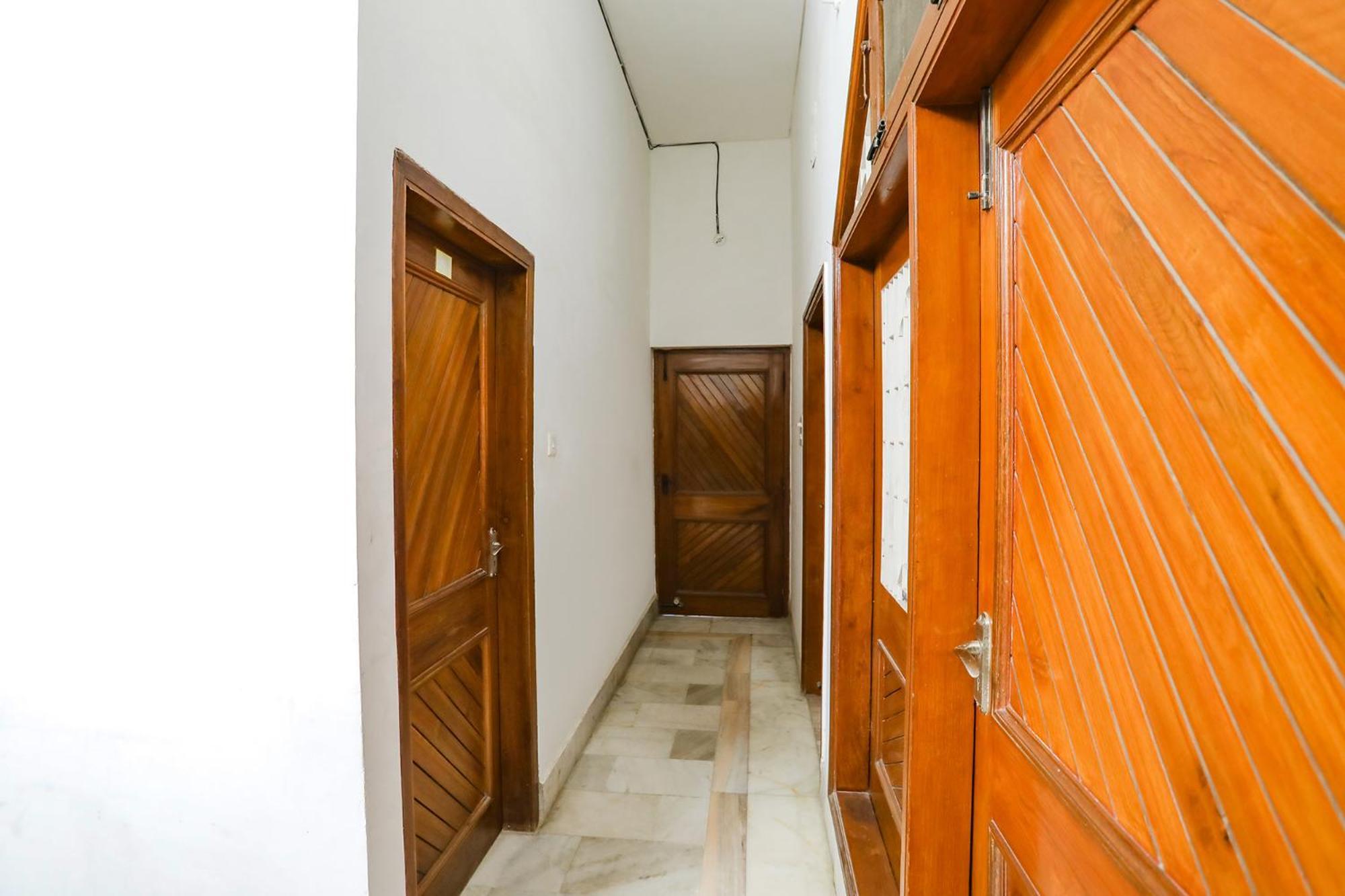 Fabexpress Prashansa Palace Hotel