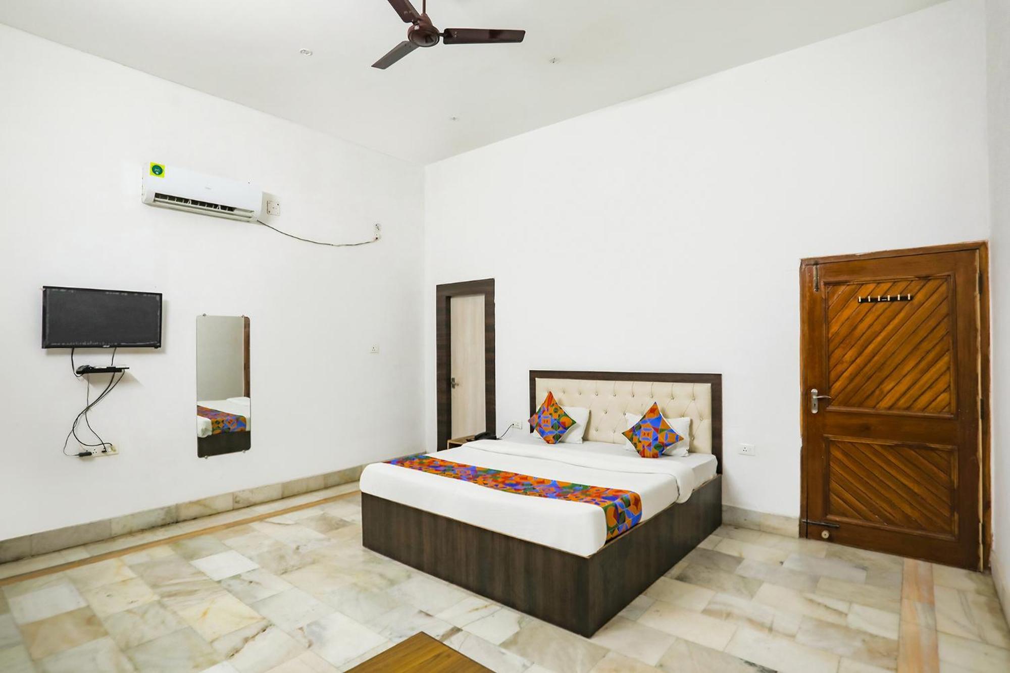 Fabexpress Prashansa Palace 3*