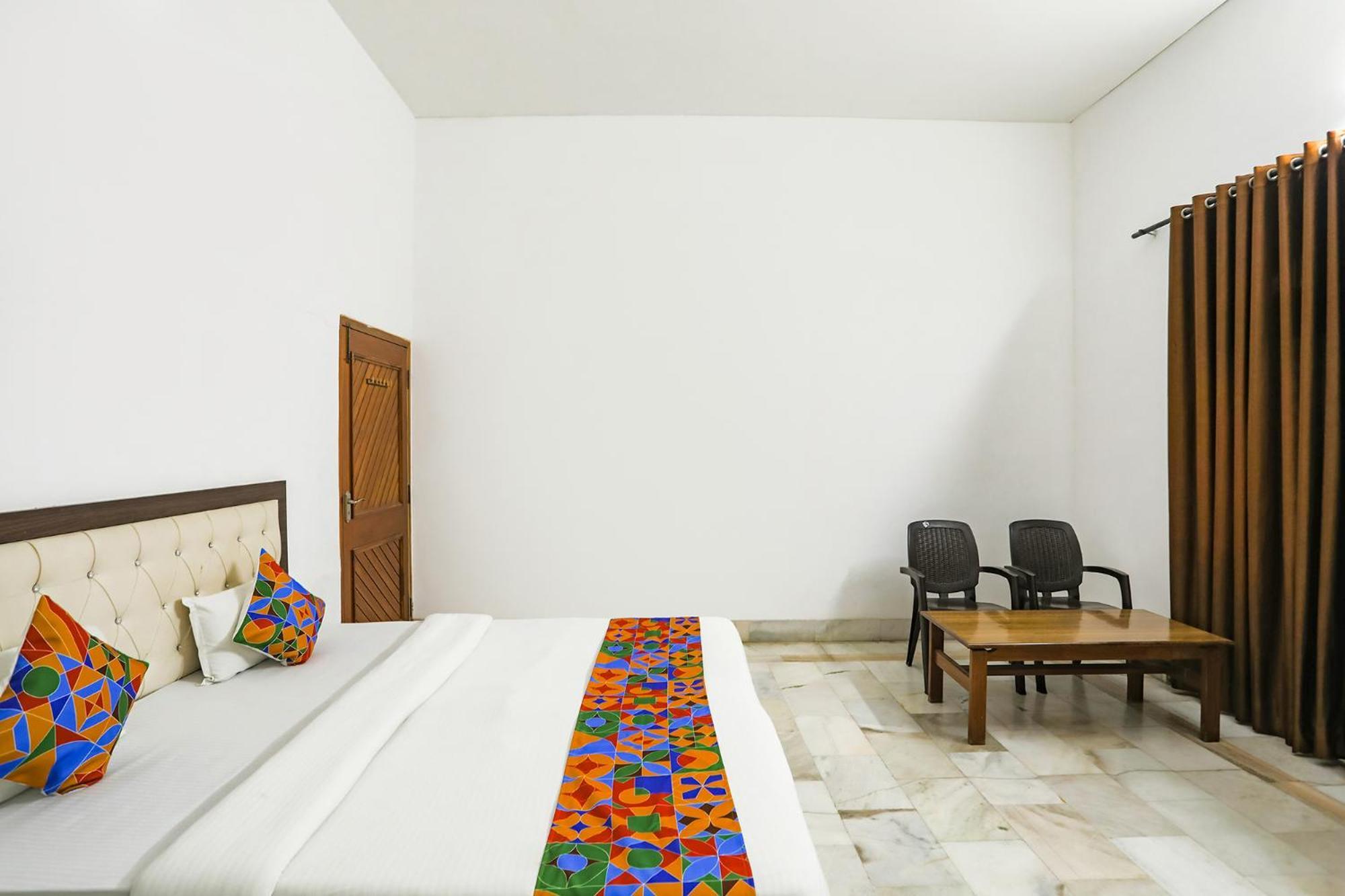 Fabexpress Prashansa Palace 3* Varanasi