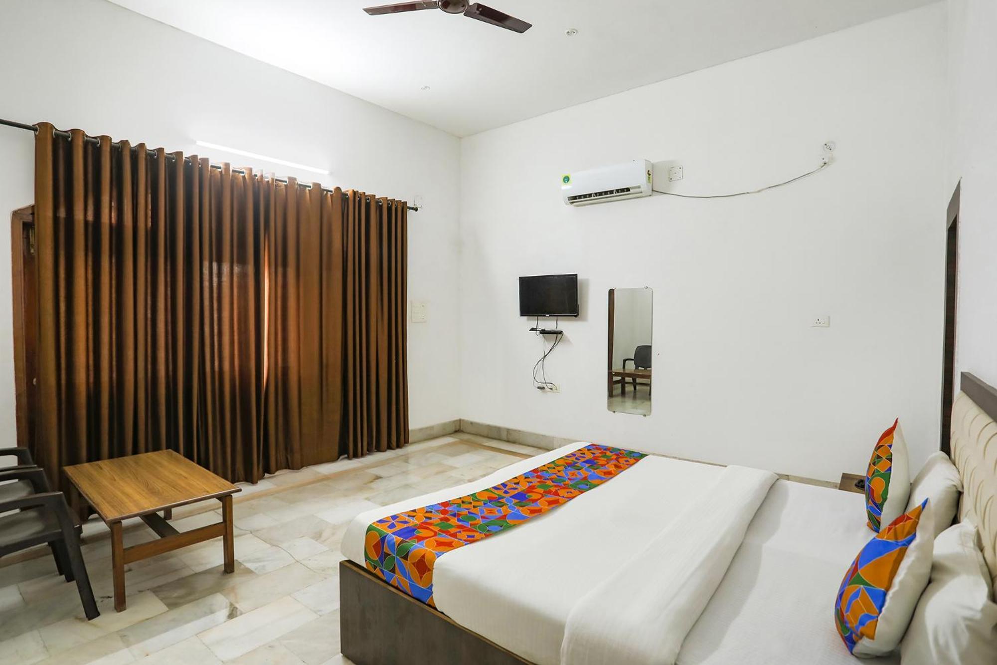 Fabexpress Prashansa Palace 3*