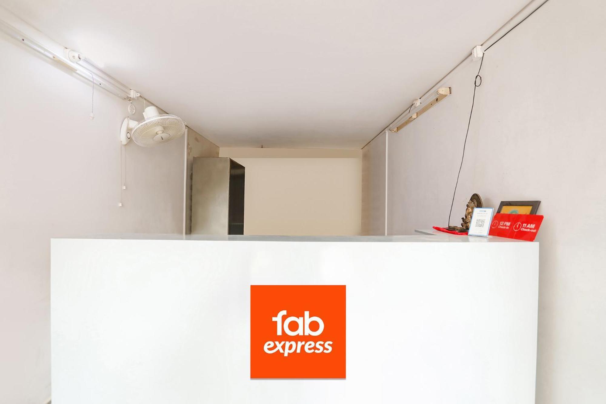 Fabexpress Prashansa Palace Varanasi