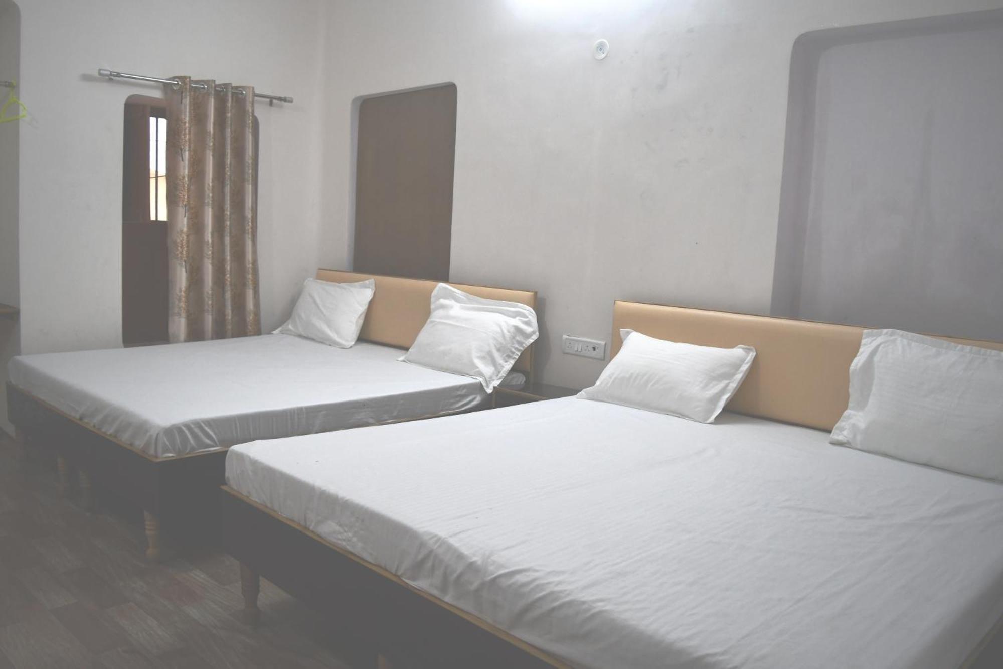 Shivohm Homestay 400 Mtrs From Kashi Vishwanath Temple *