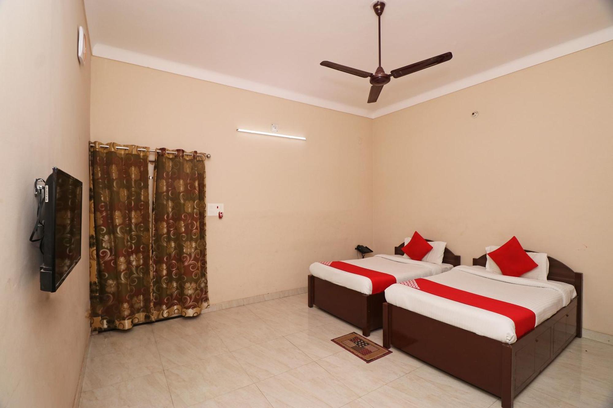Hotel Flagship Chandra Prabha