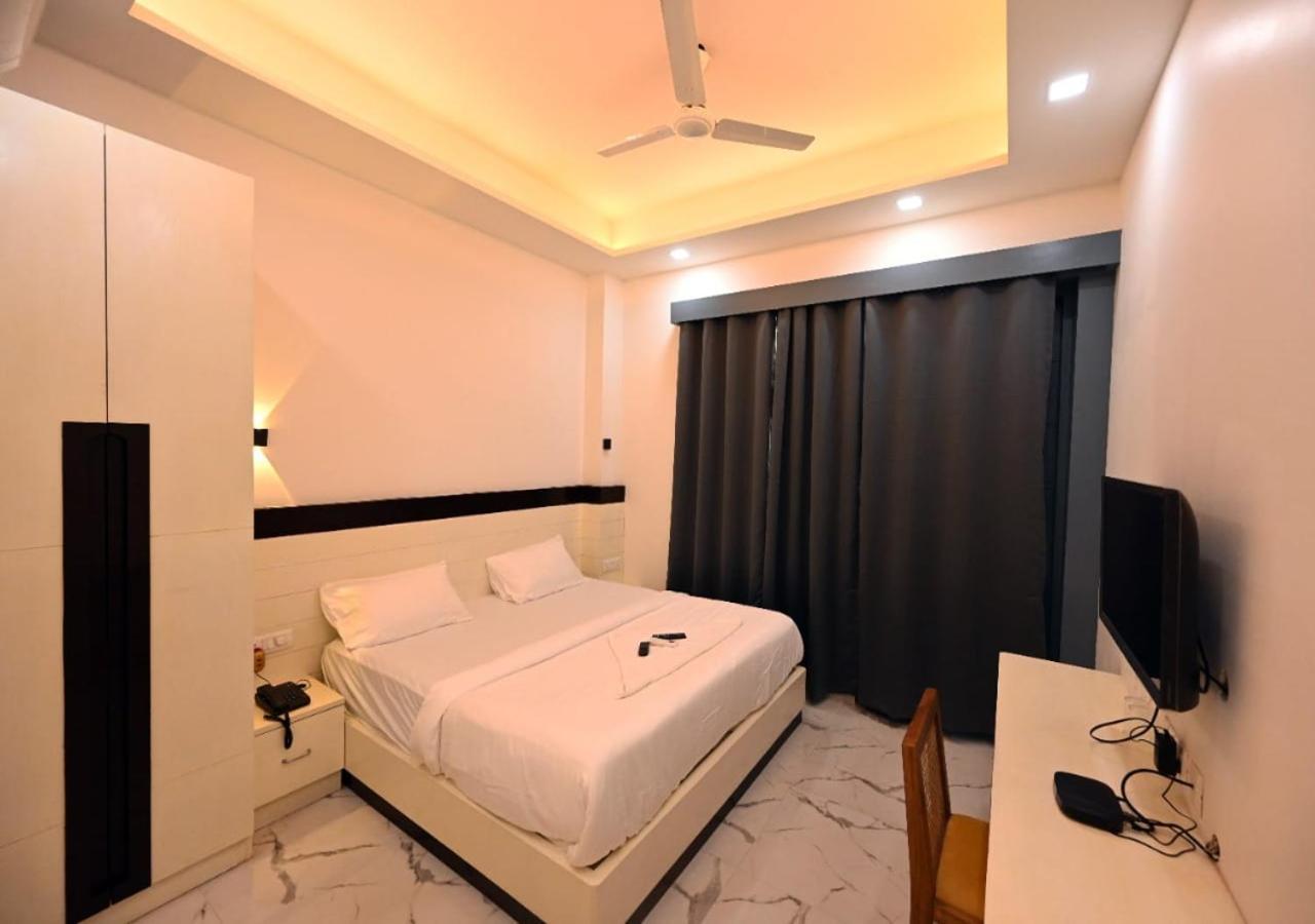 Prago By Deer Hotel 3*