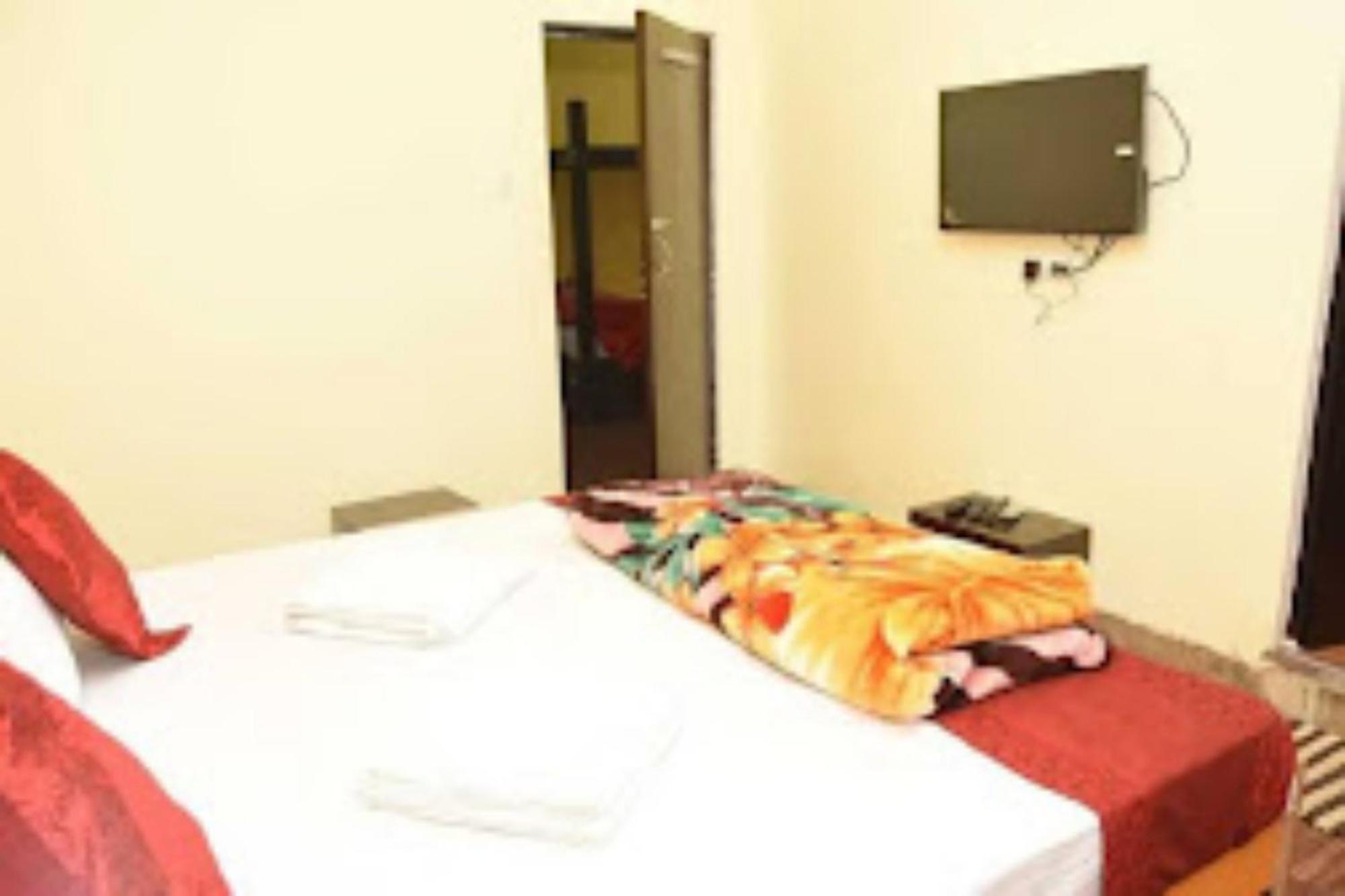 Goroomgo Paradise - Parking & Restaurant Available - Perfect Location And Comfortable