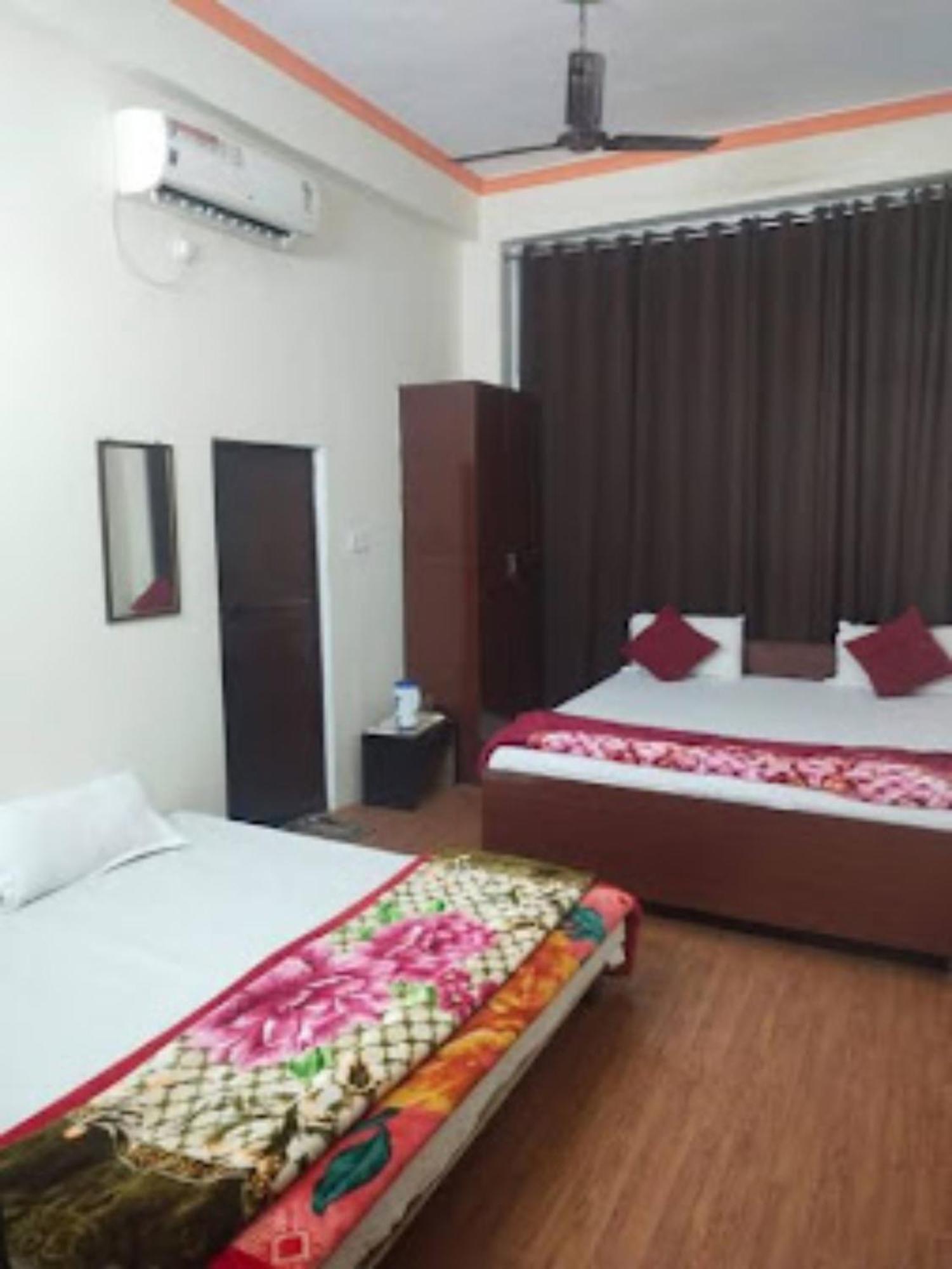 Hotel Goroomgo Paradise - Parking & Restaurant Available - Perfect Location And Comfortable