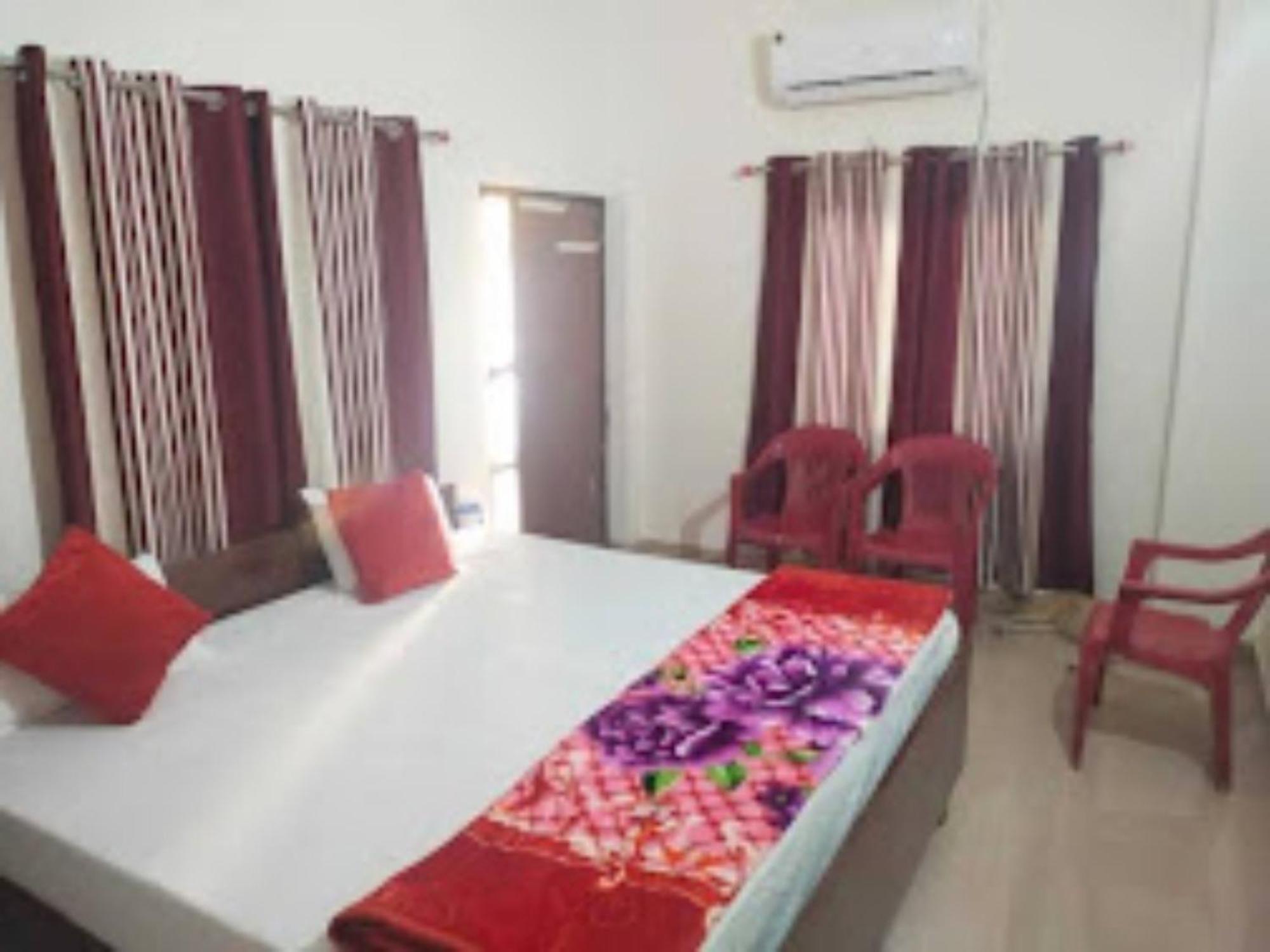Goroomgo Paradise - Parking & Restaurant Available - Perfect Location And Comfortable Hotel
