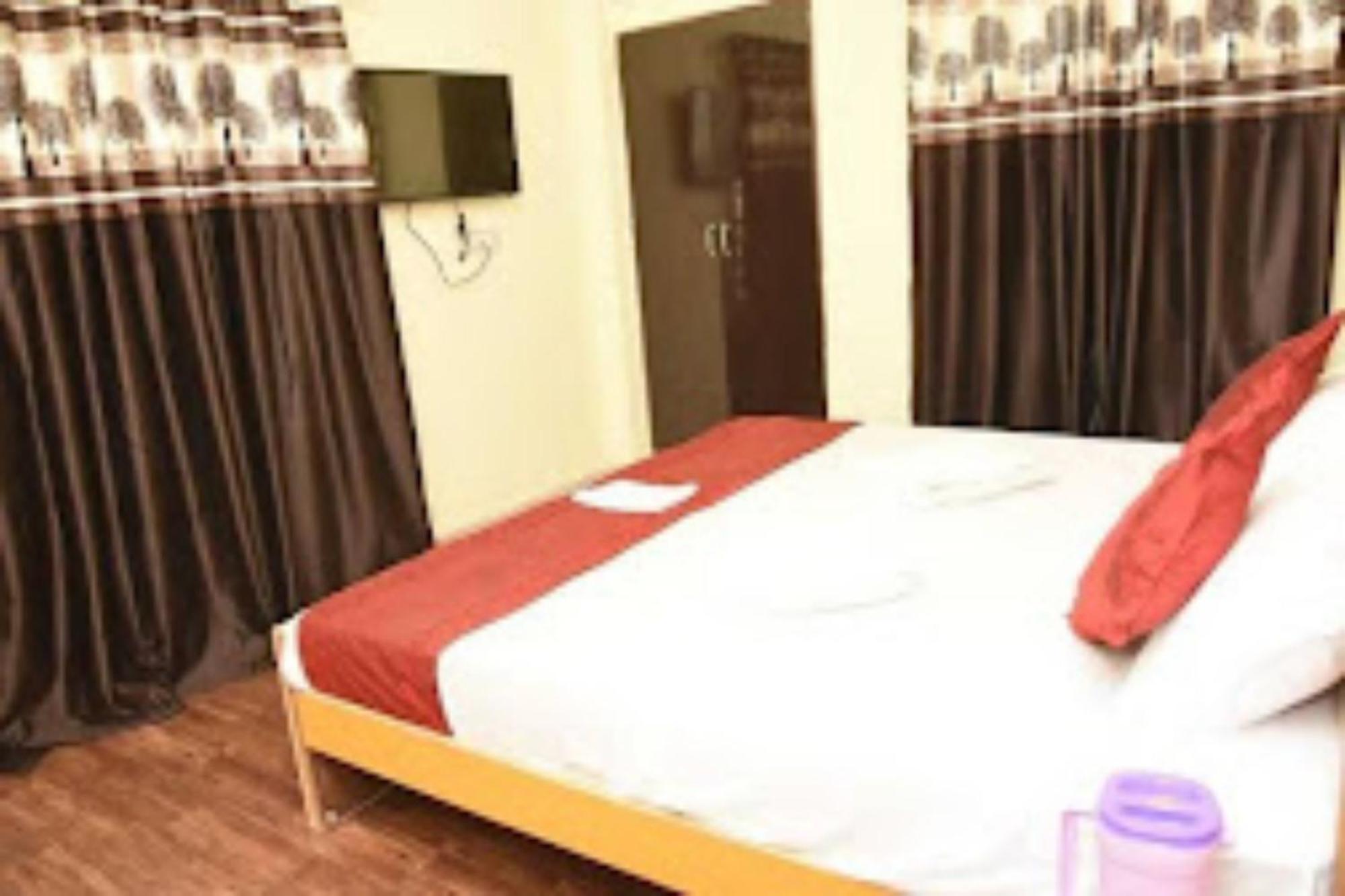 Hotel Goroomgo Paradise - Parking & Restaurant Available - Perfect Location And Comfortable