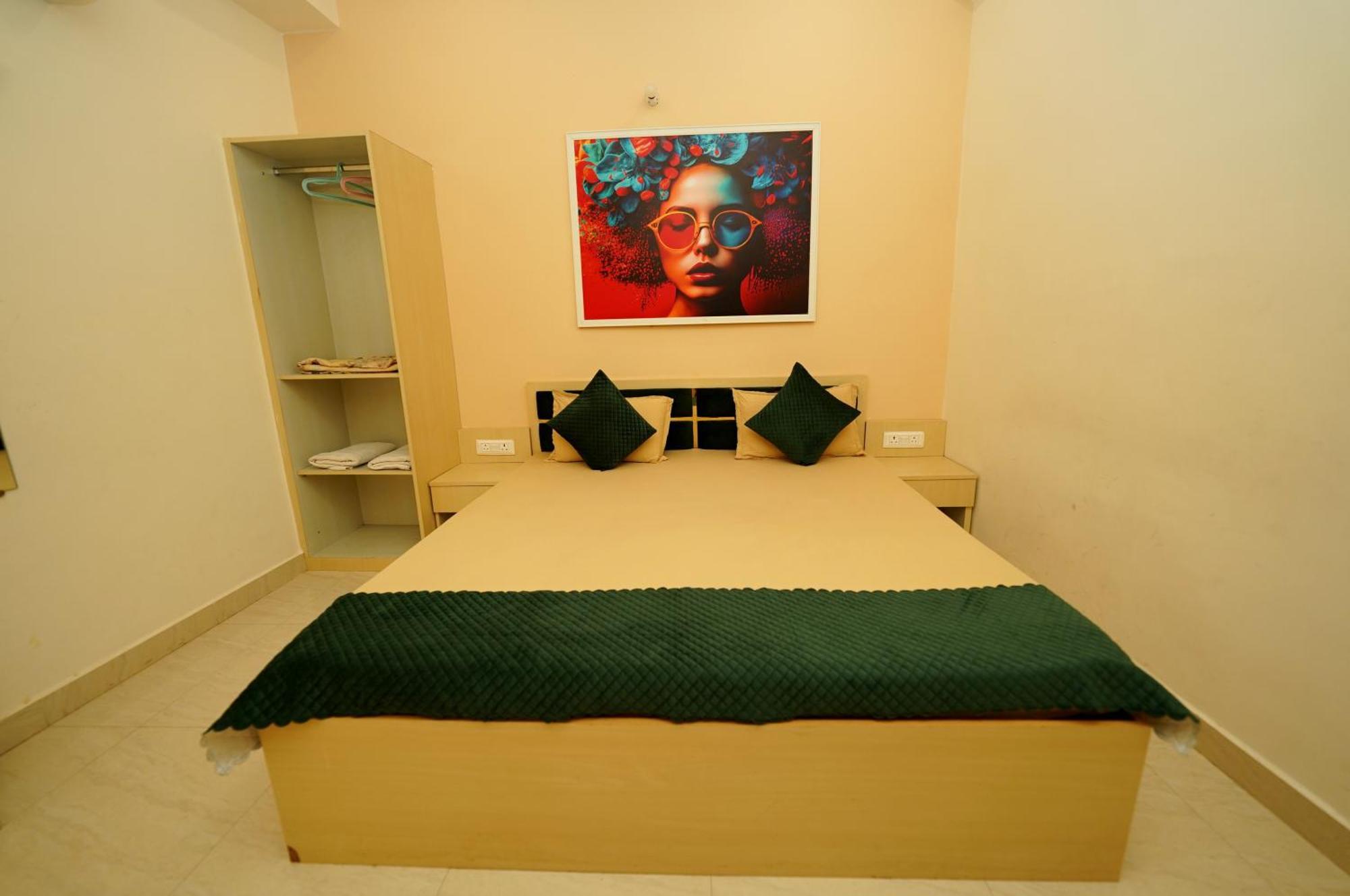 Hotel Golden Lotus Varanasi