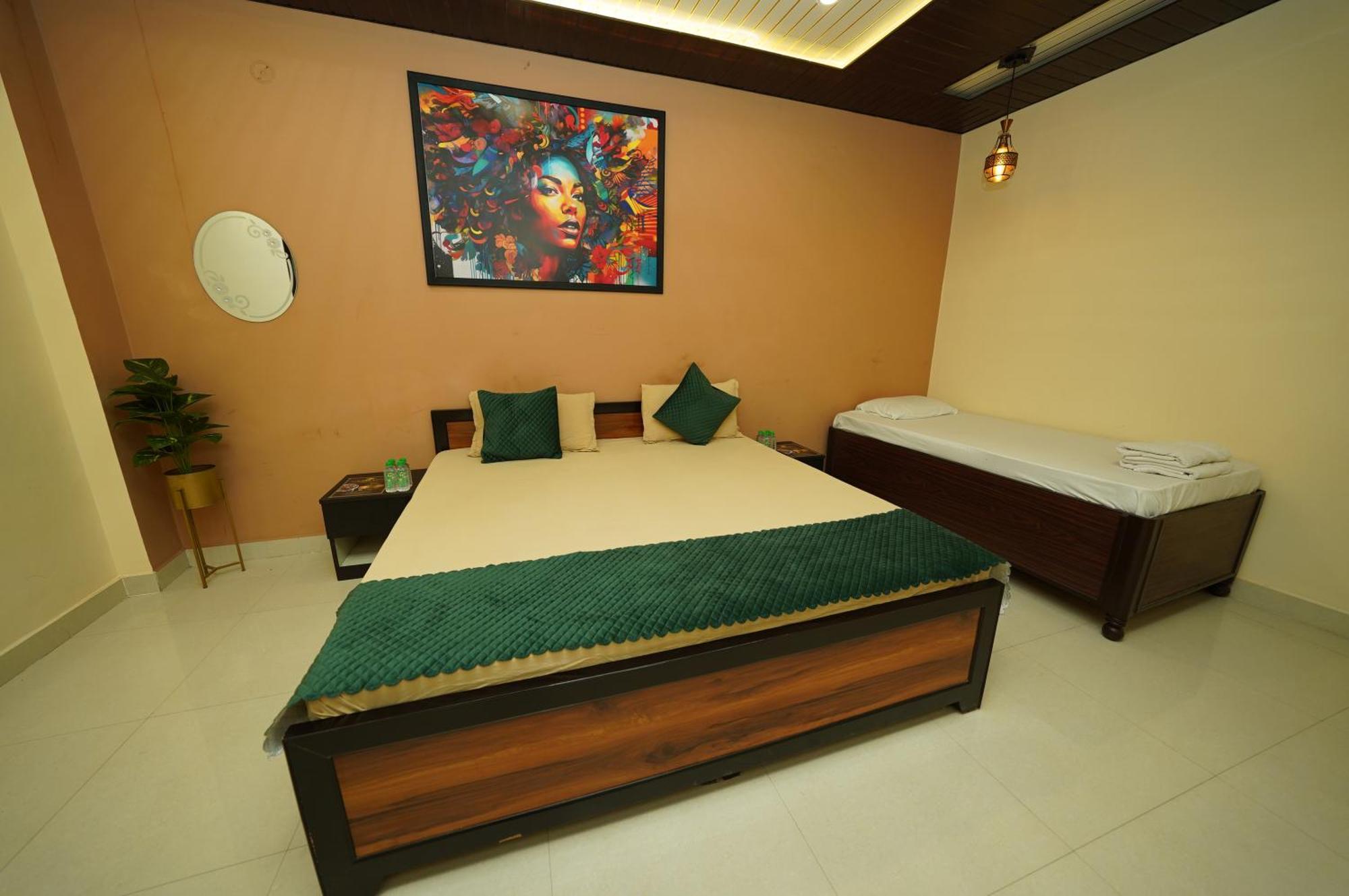 Hotel Golden Lotus 4*