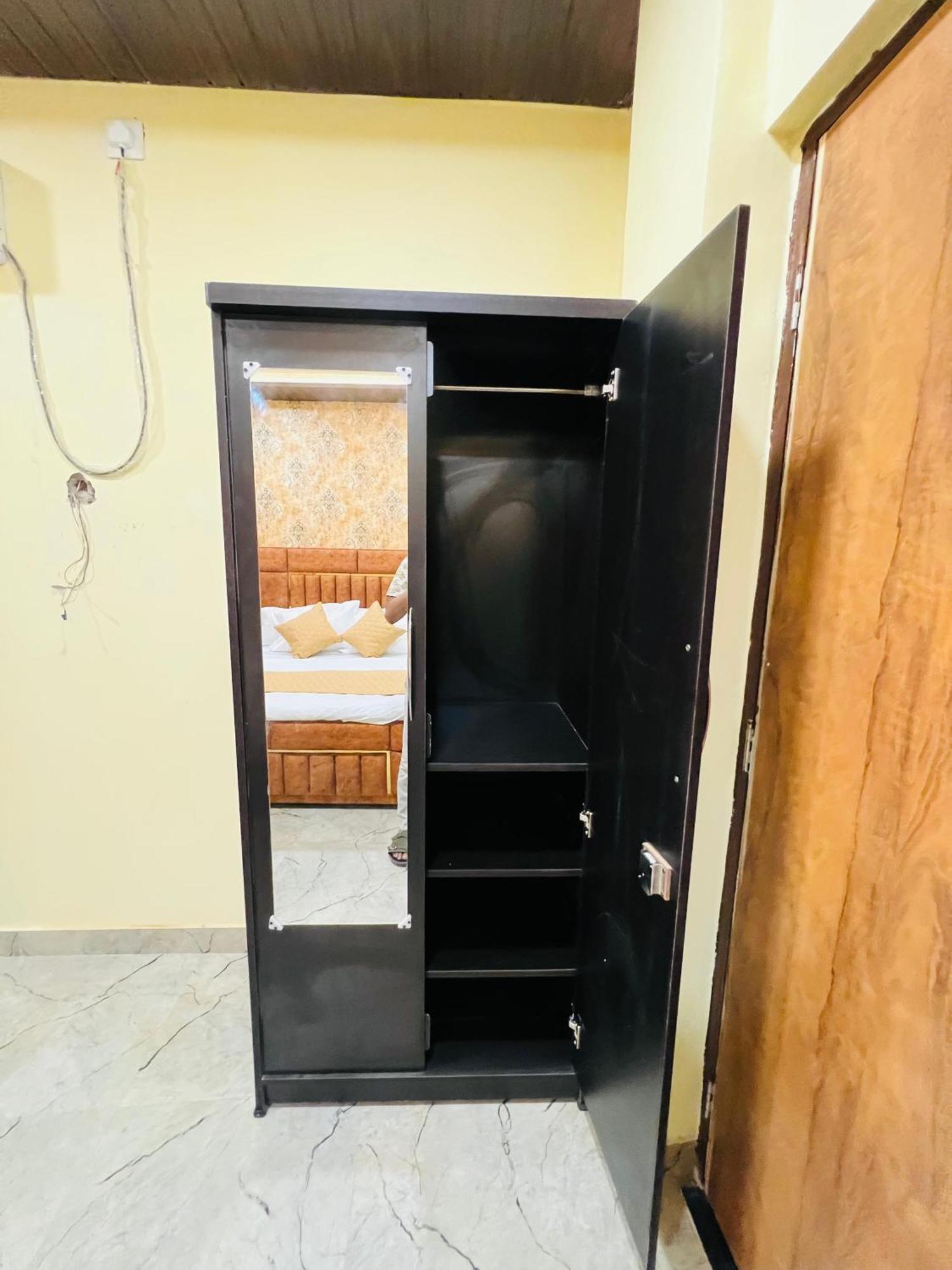 Guest house Vishal Residency *