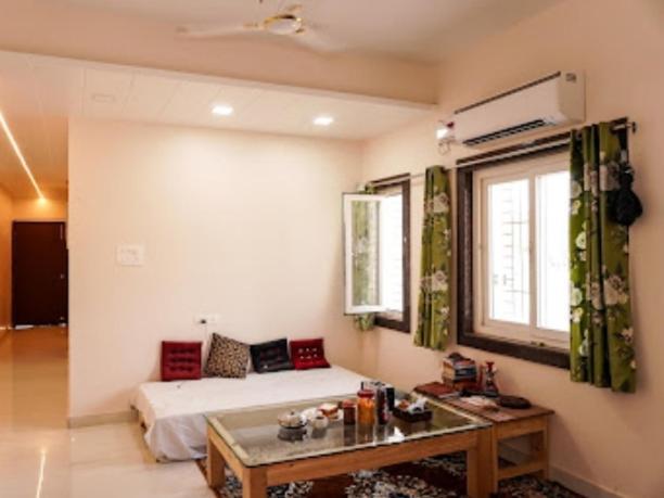 Kailasha - Lift,parking,kitchen And Modern Facilities Hotel