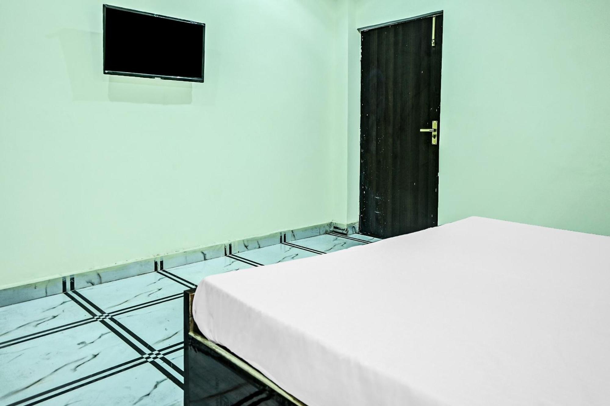 Hotel Oyo Flagship Tara 4*