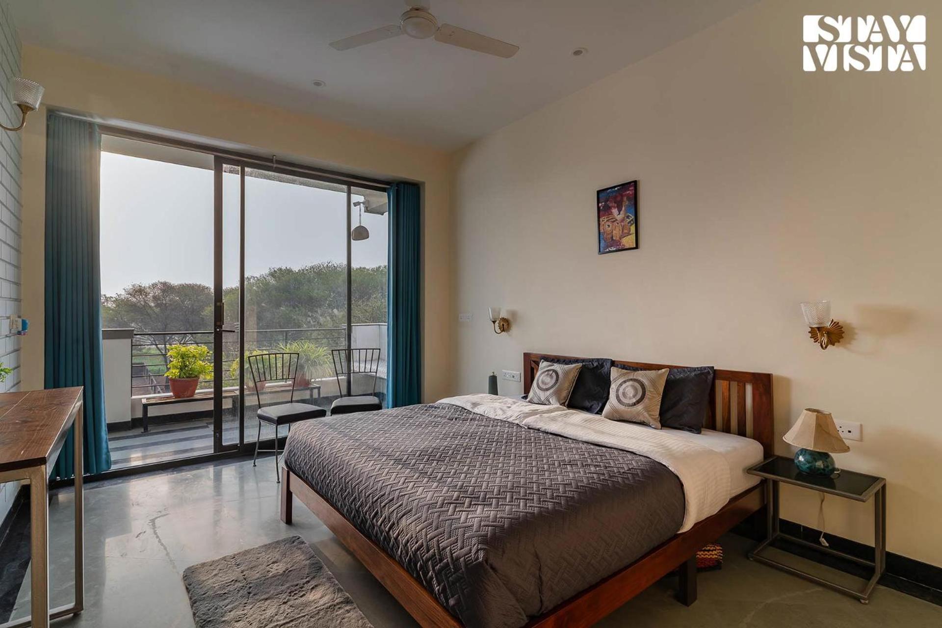 Serenity By The Ganges With Alfresco Dining At By Stayvista Villa *