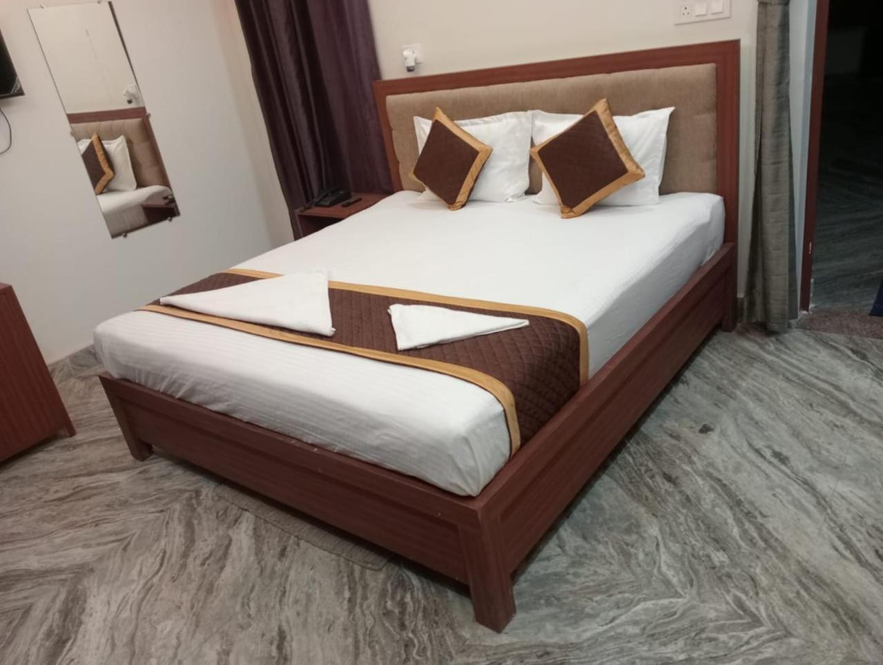 Varanasi Group Of Hotels !! Top Rated & Most Awarded Property In Varanasi !!
