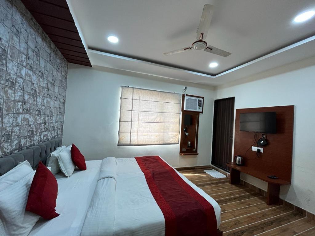 Hotel Varanasi Group Of Hotels !! Top Rated & Most Awarded Property In Varanasi !!