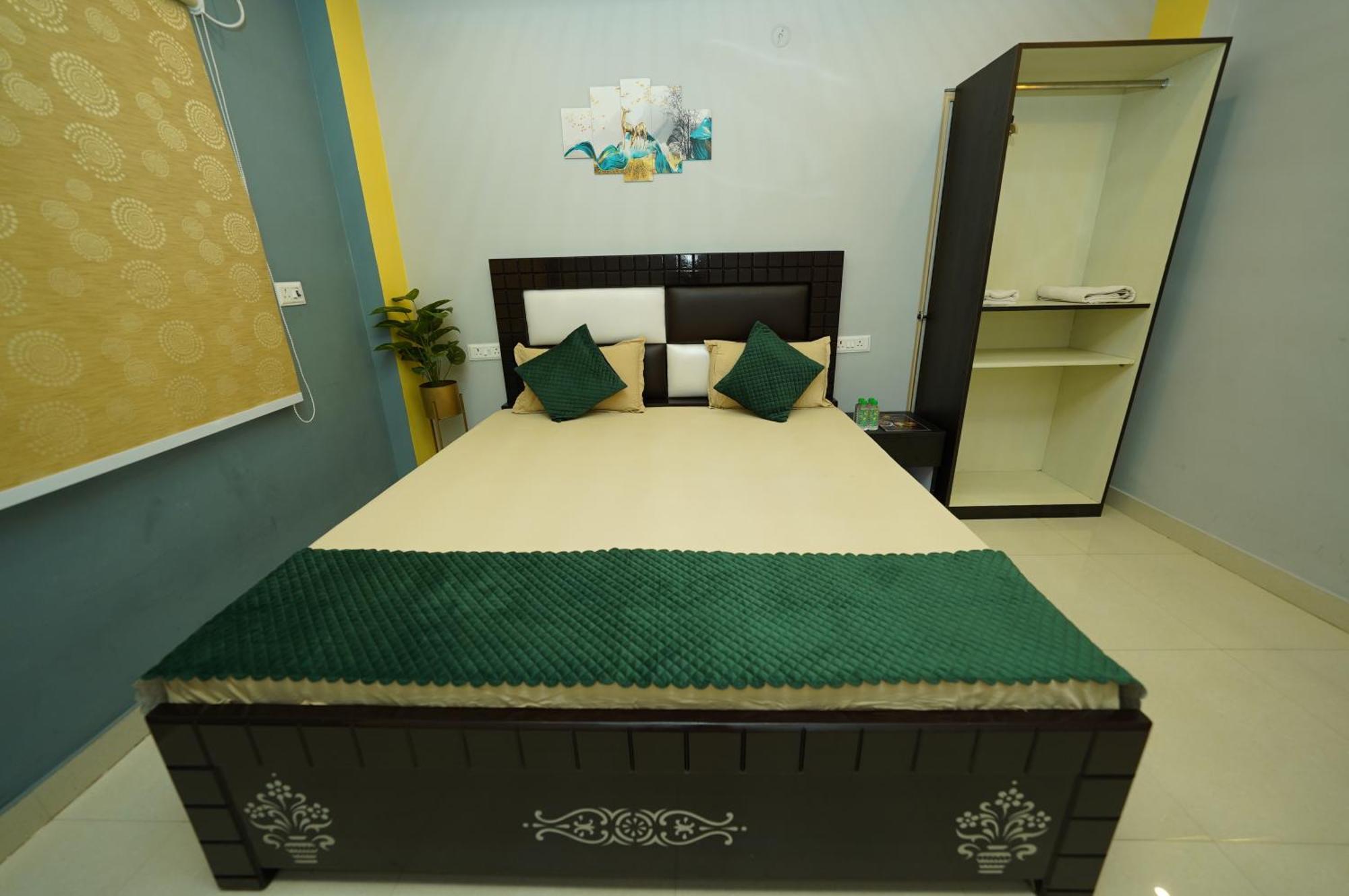 Hostel Golden Lotus Kashi