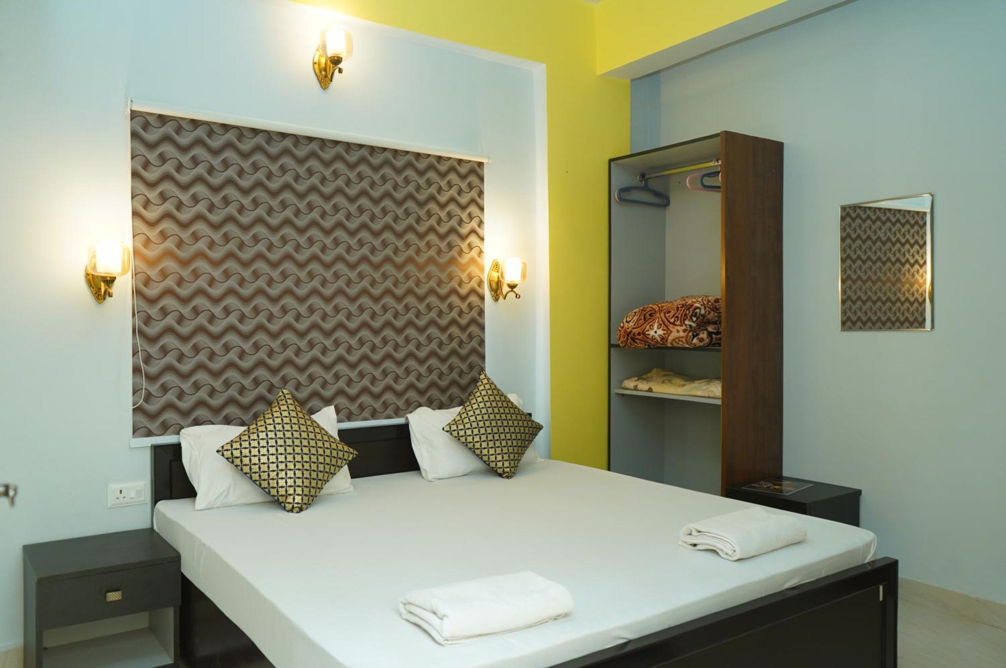 Hostel Golden Lotus Kashi
