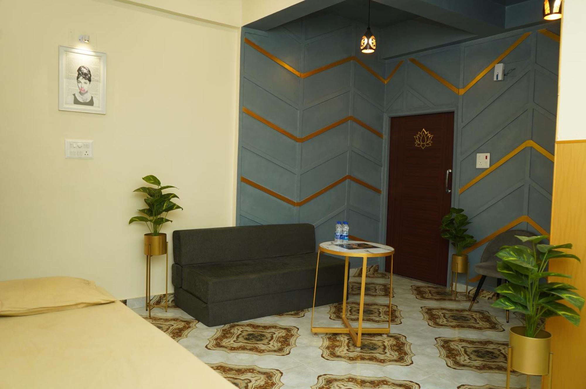 Hostel Golden Lotus Kashi *