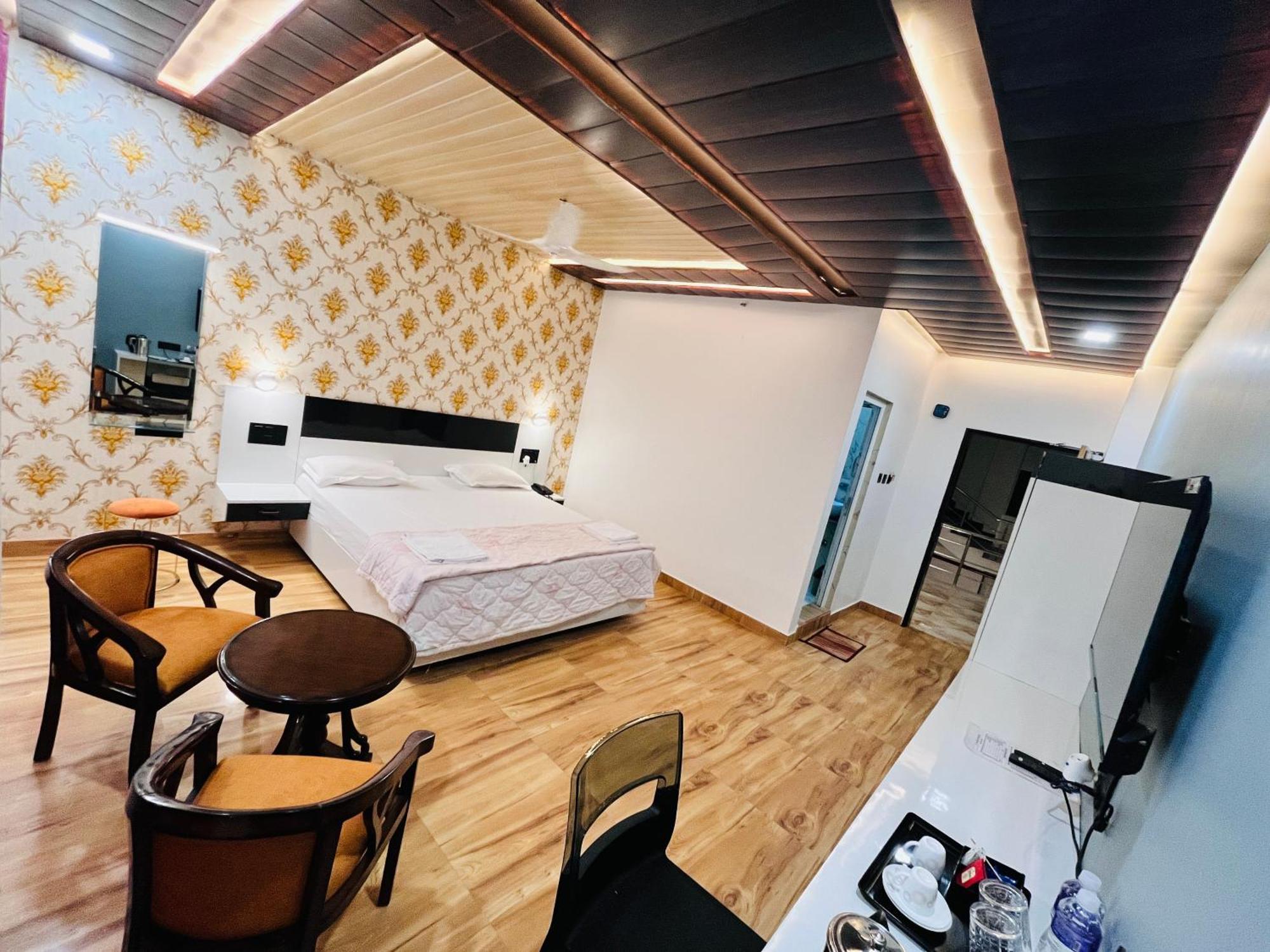 Hotel Buddha Park, Paharia,