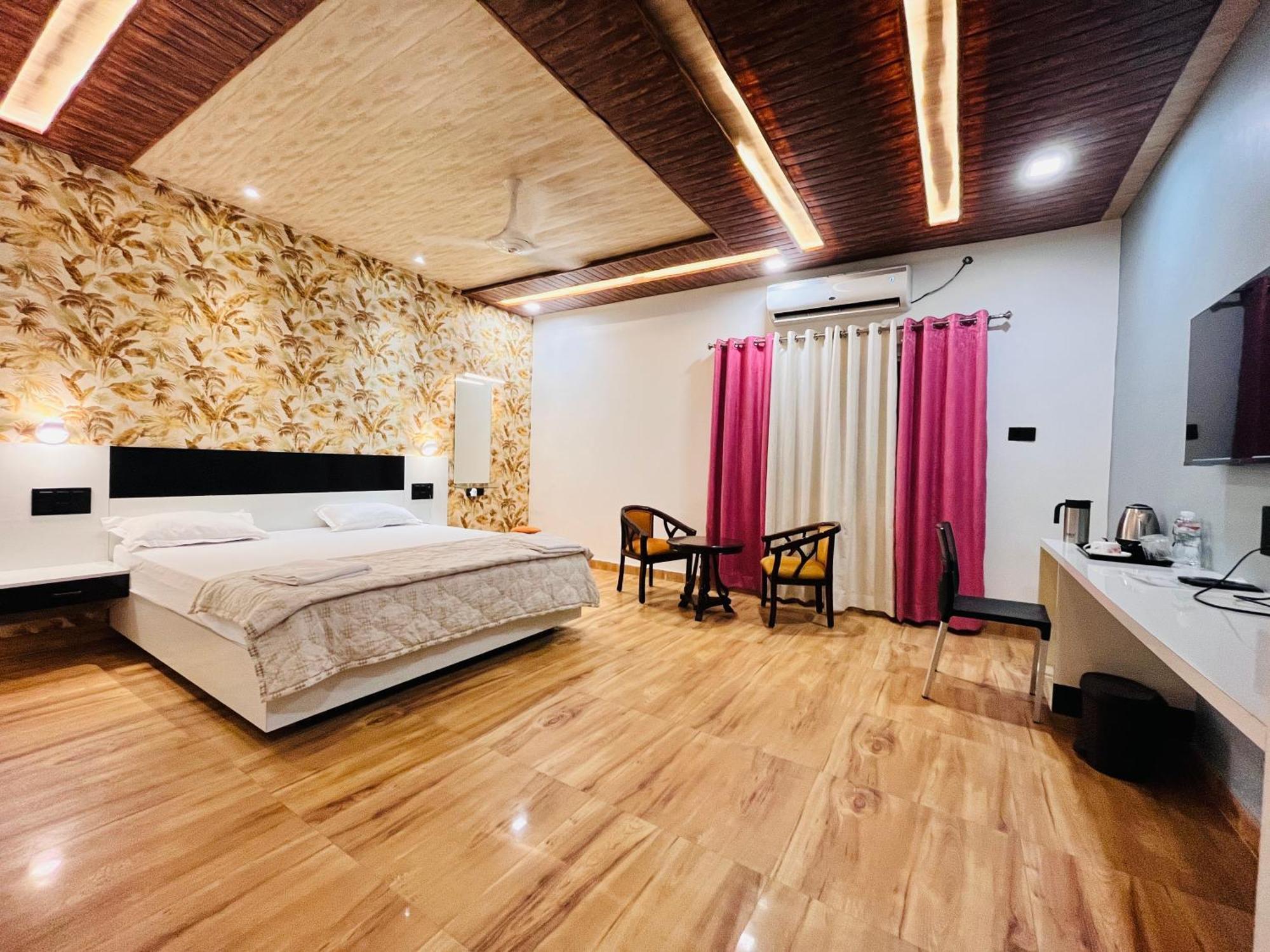 Hotel Buddha Park, Paharia, Varanasi