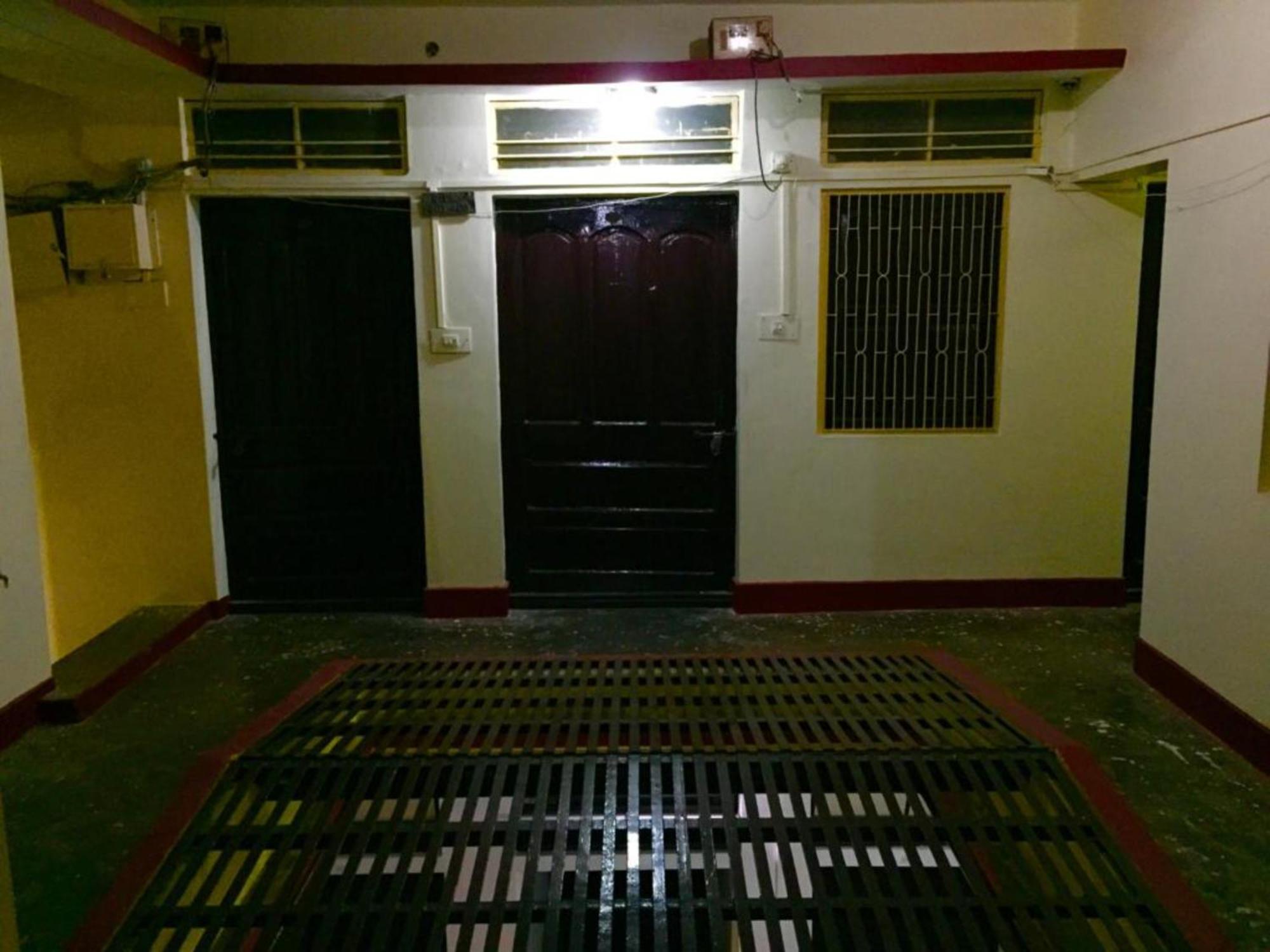 Grg Shanti Near Manikarnika Ghat Guest house 3*