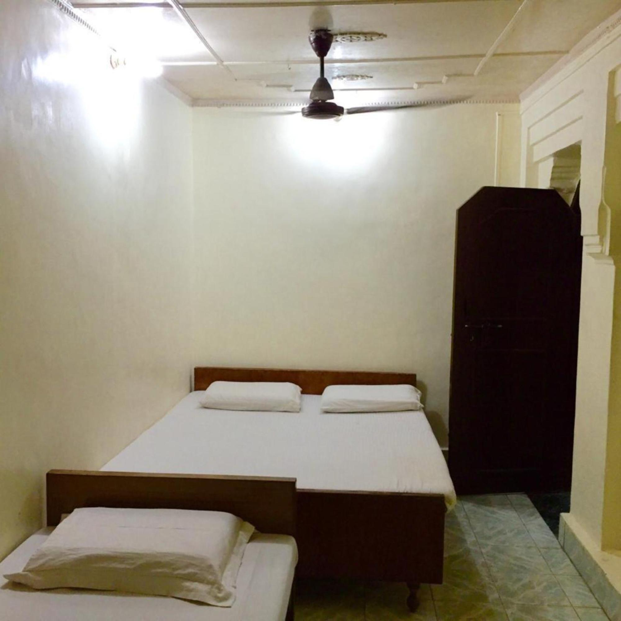 Grg Shanti Near Manikarnika Ghat Guest house Varanasi