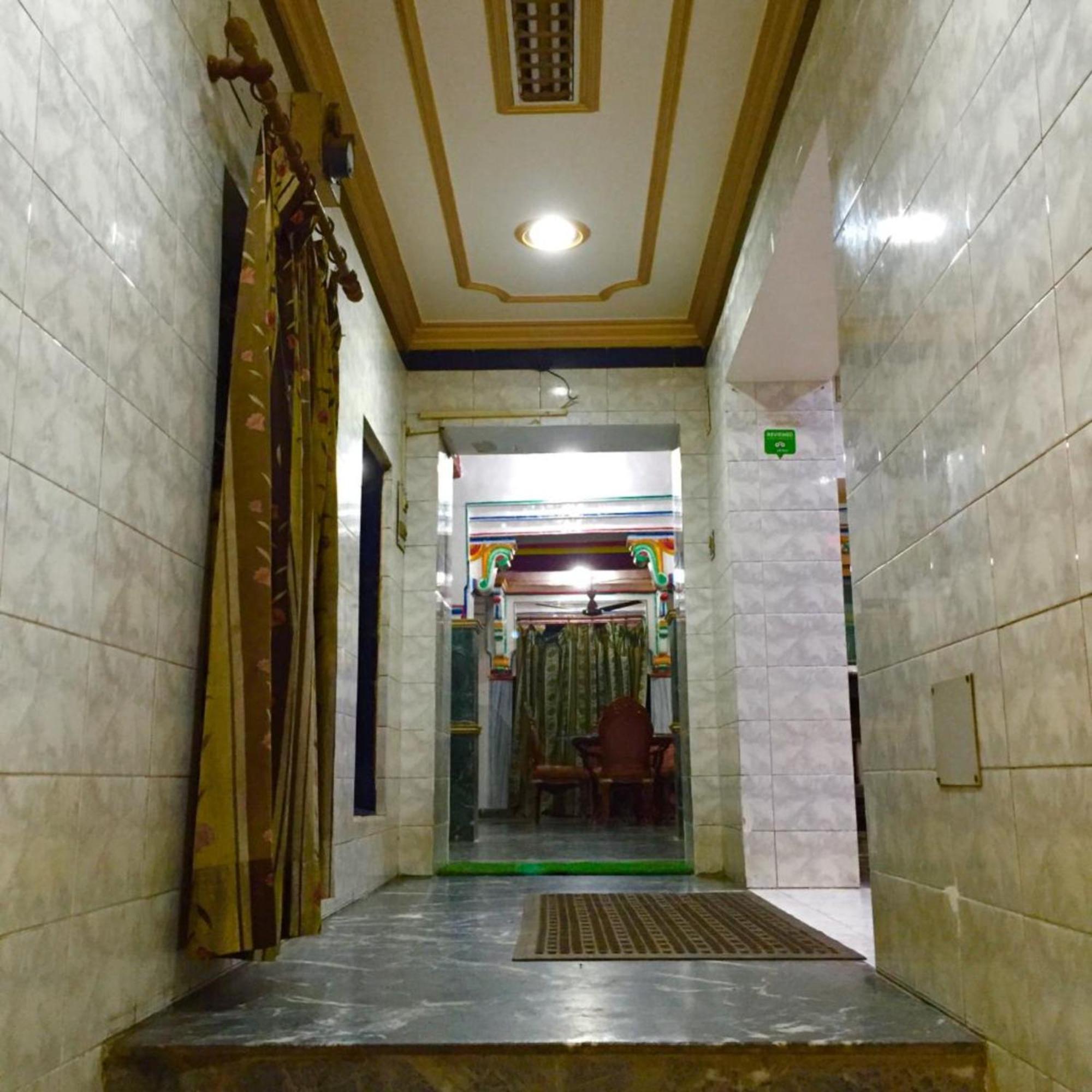 Grg Shanti Near Manikarnika Ghat Guest house 3*