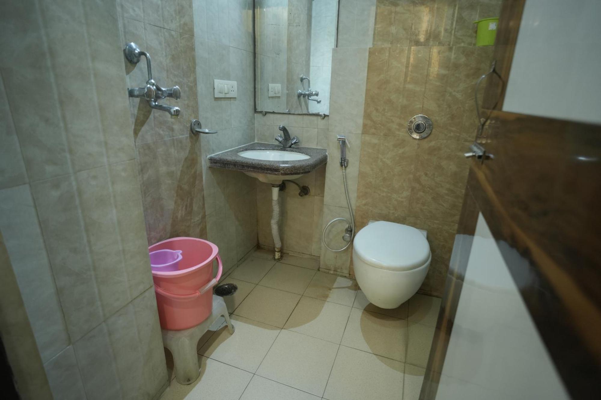 Hotel Rajkamal Near Railway Station Varanasi