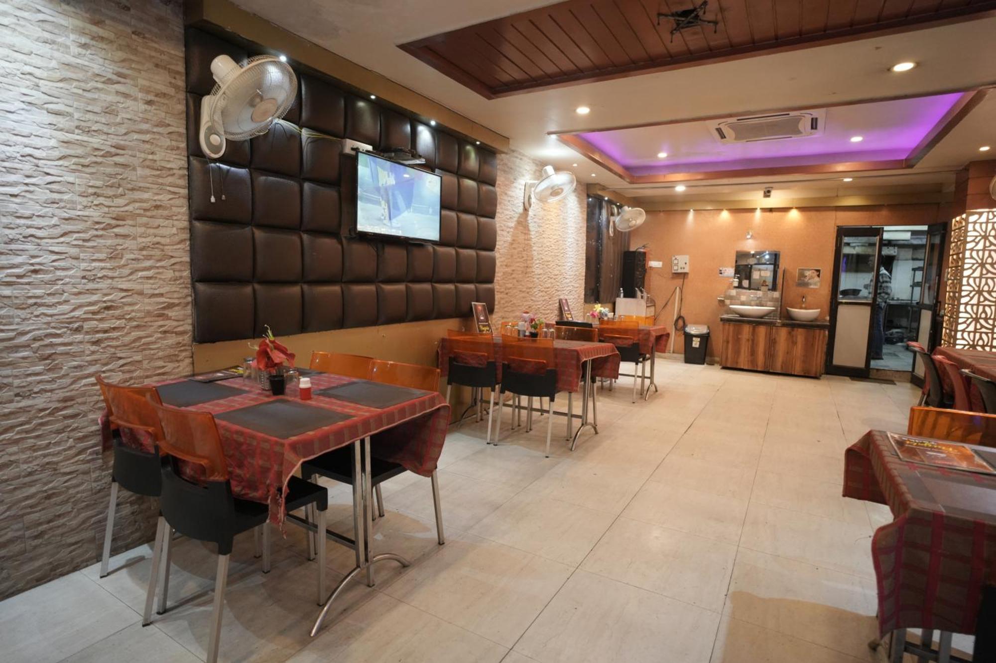 Rajkamal Near Railway Station Hotel Varanasi
