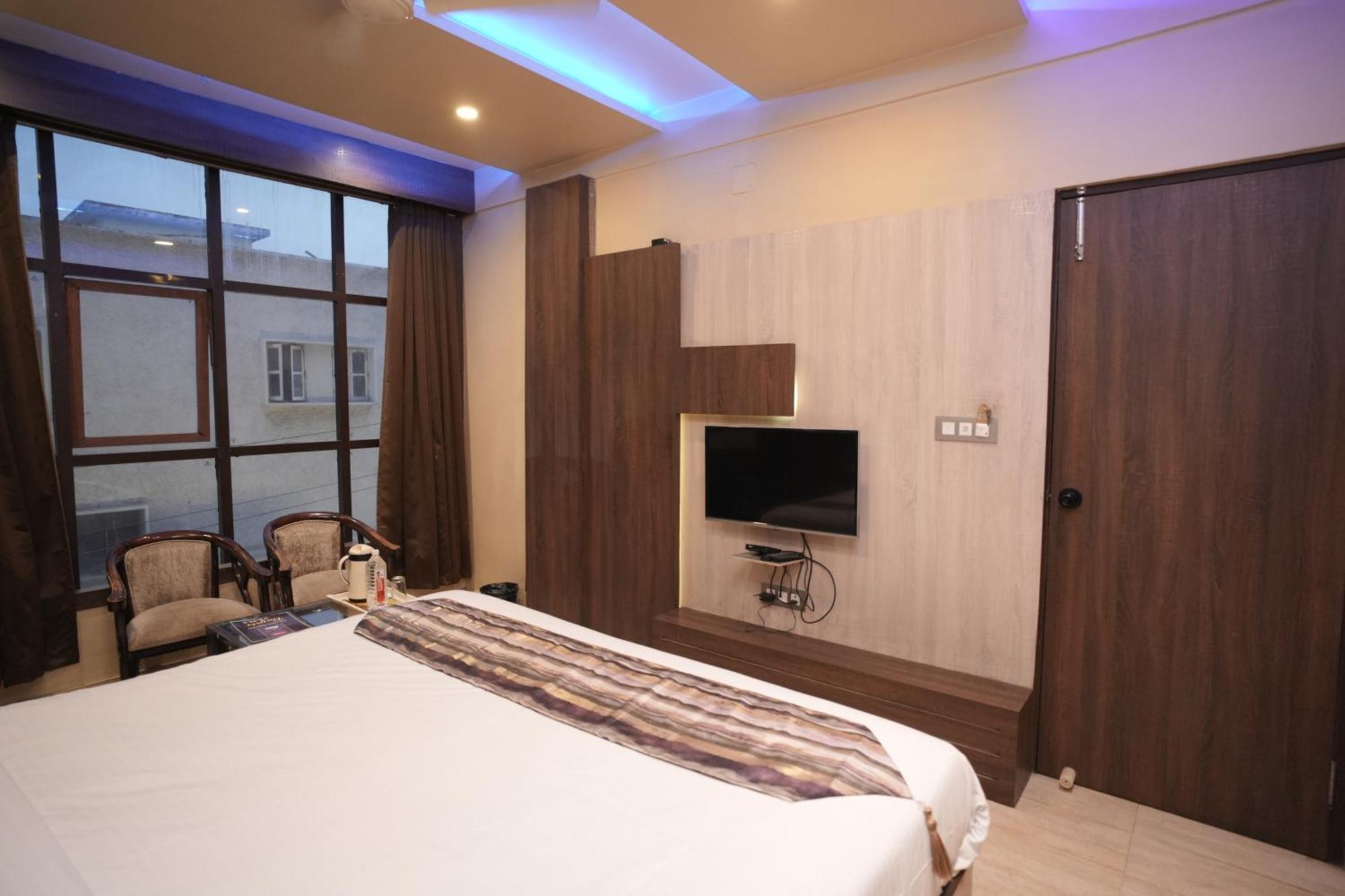 Rajkamal Near Railway Station 3*