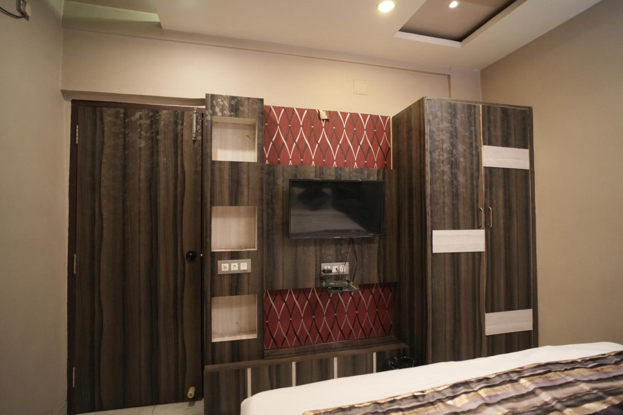 Hotel Rajkamal Near Railway Station Varanasi