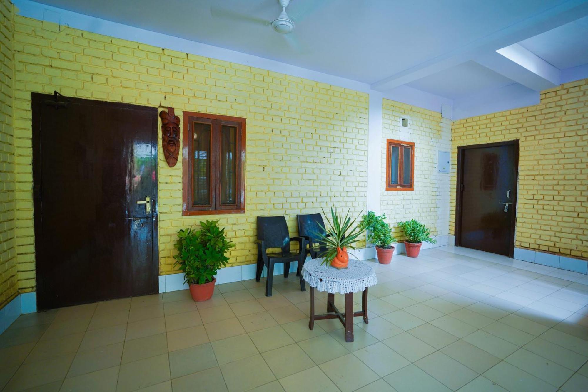 Homestay Krimson Bricks *