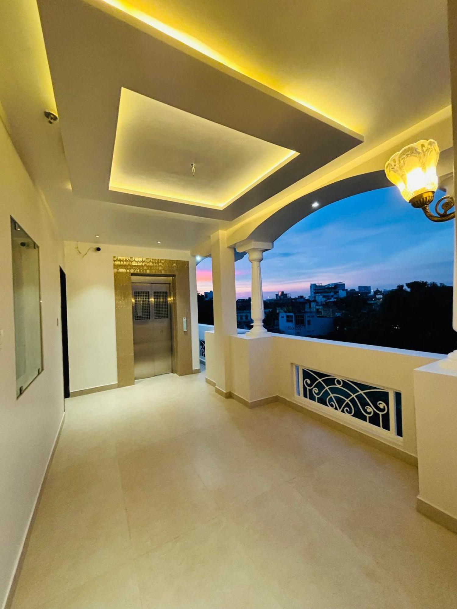 The Lavish * Varanasi