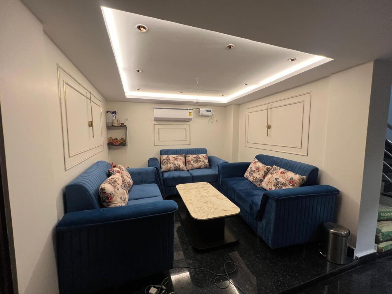 Mahant Ji Residency