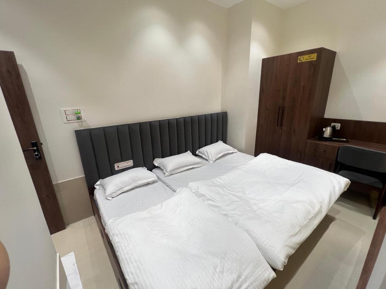 Mahant Ji Residency Guest house *