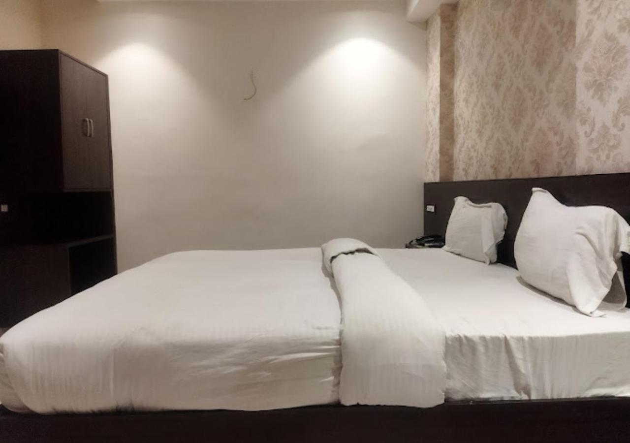 Park Plaza Hotel 4*