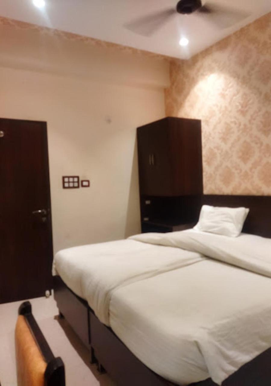 Park Plaza Hotel 4*