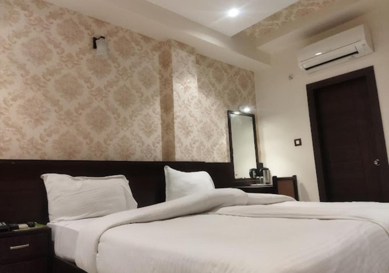 Park Plaza 4*
