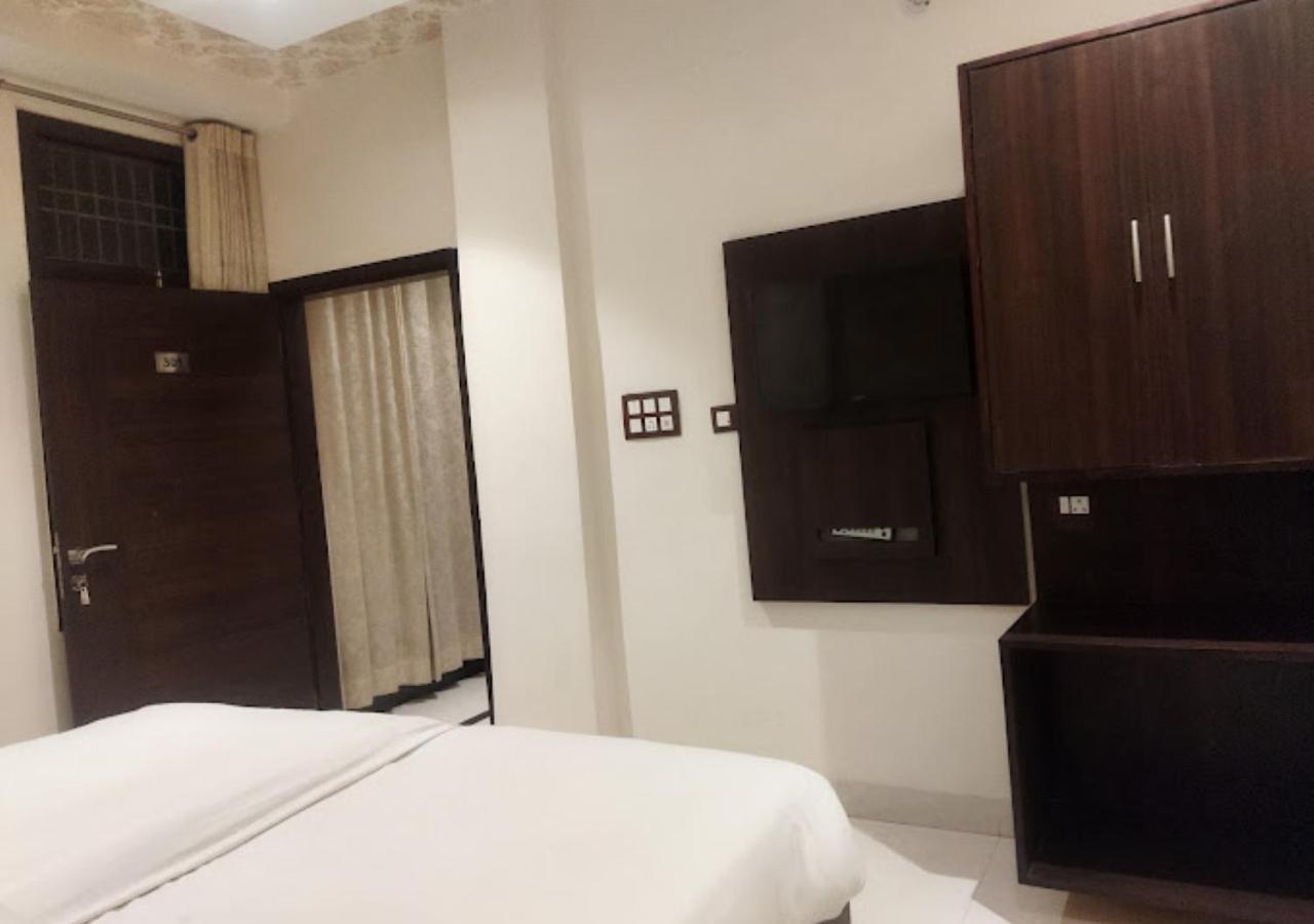 Park Plaza Hotel 4*
