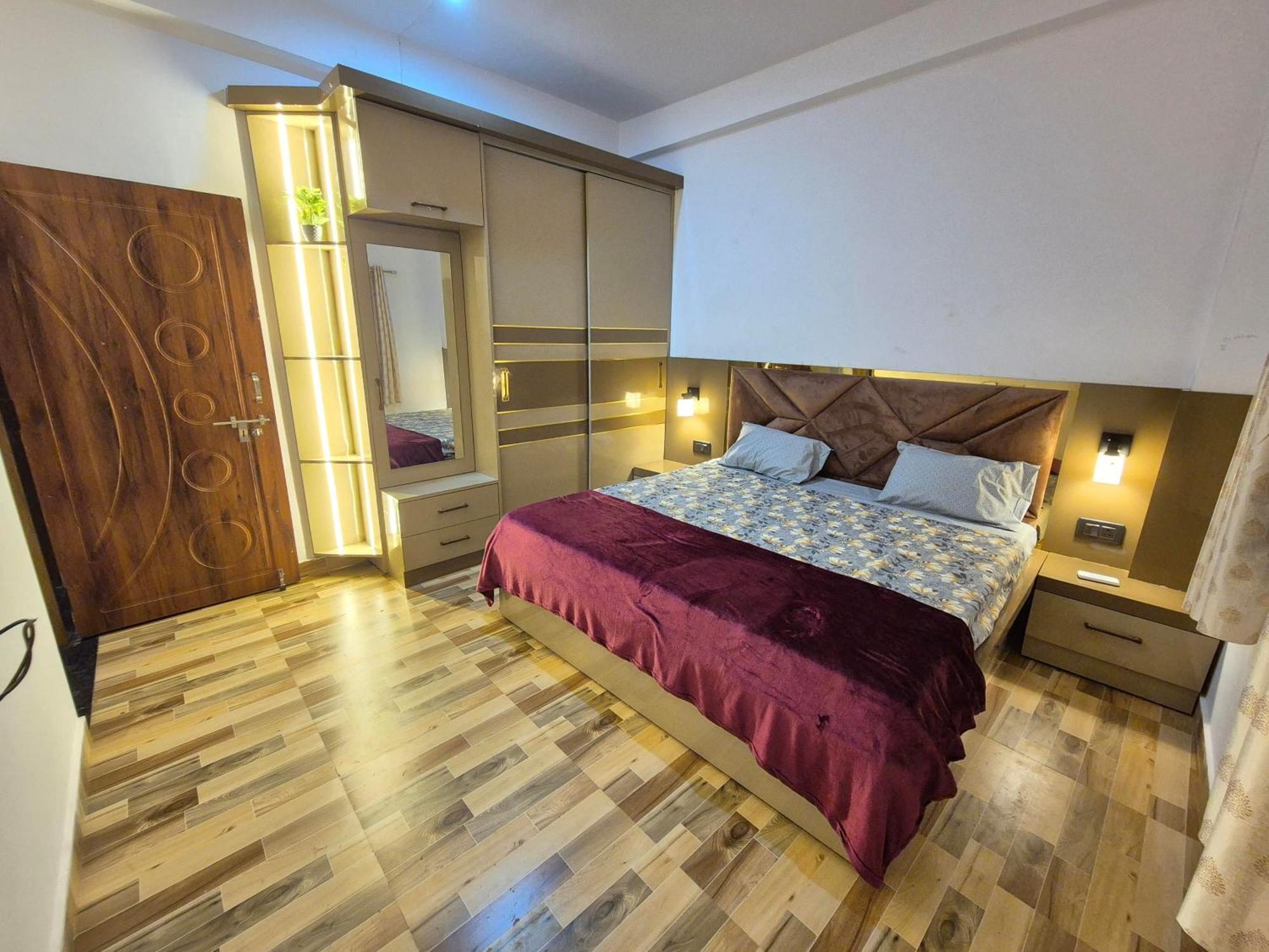 Apartment Zucross Varanasi