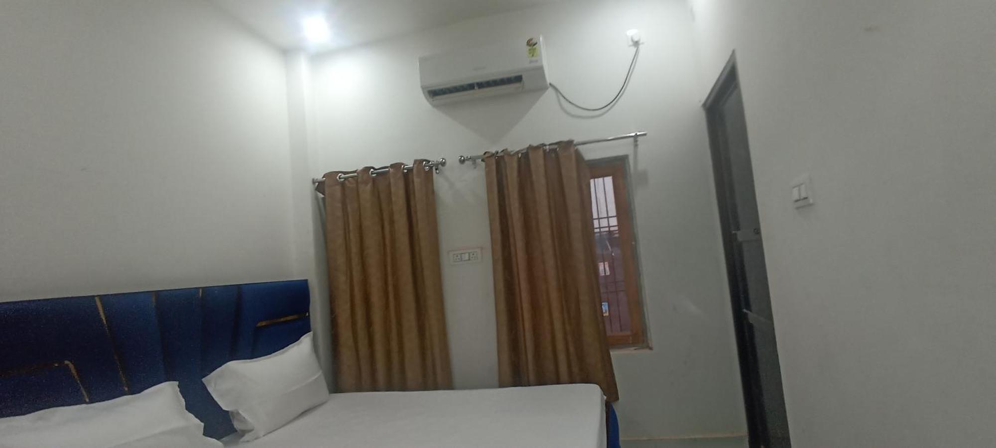 Shyam Kunj Ac Guest house *