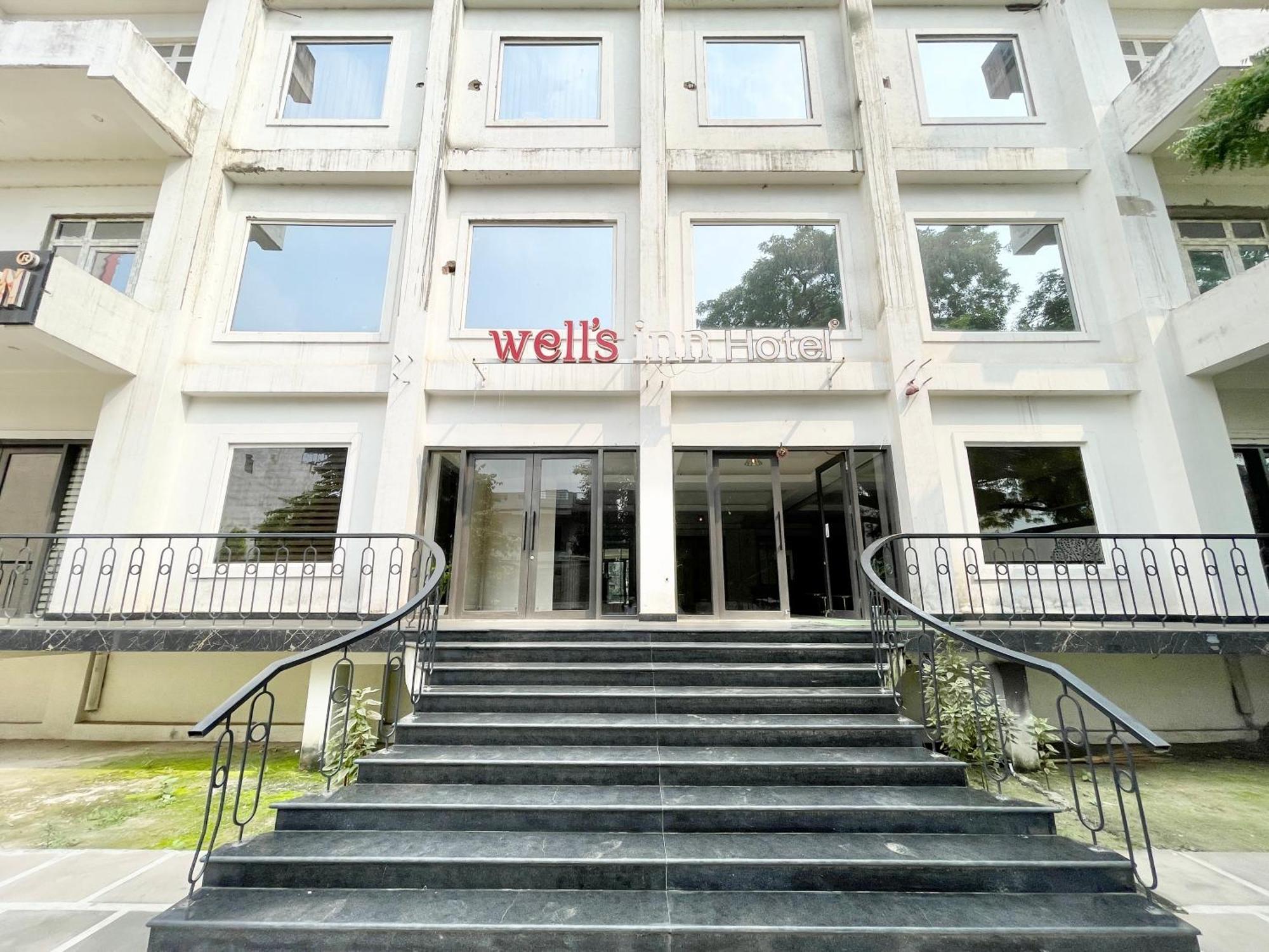 Well ! Fully Air-conditioned With Lift-wifi- Parking Availability, Near Kashi Vishwanath Temple, And Ganga Ghat 4* Varanasi