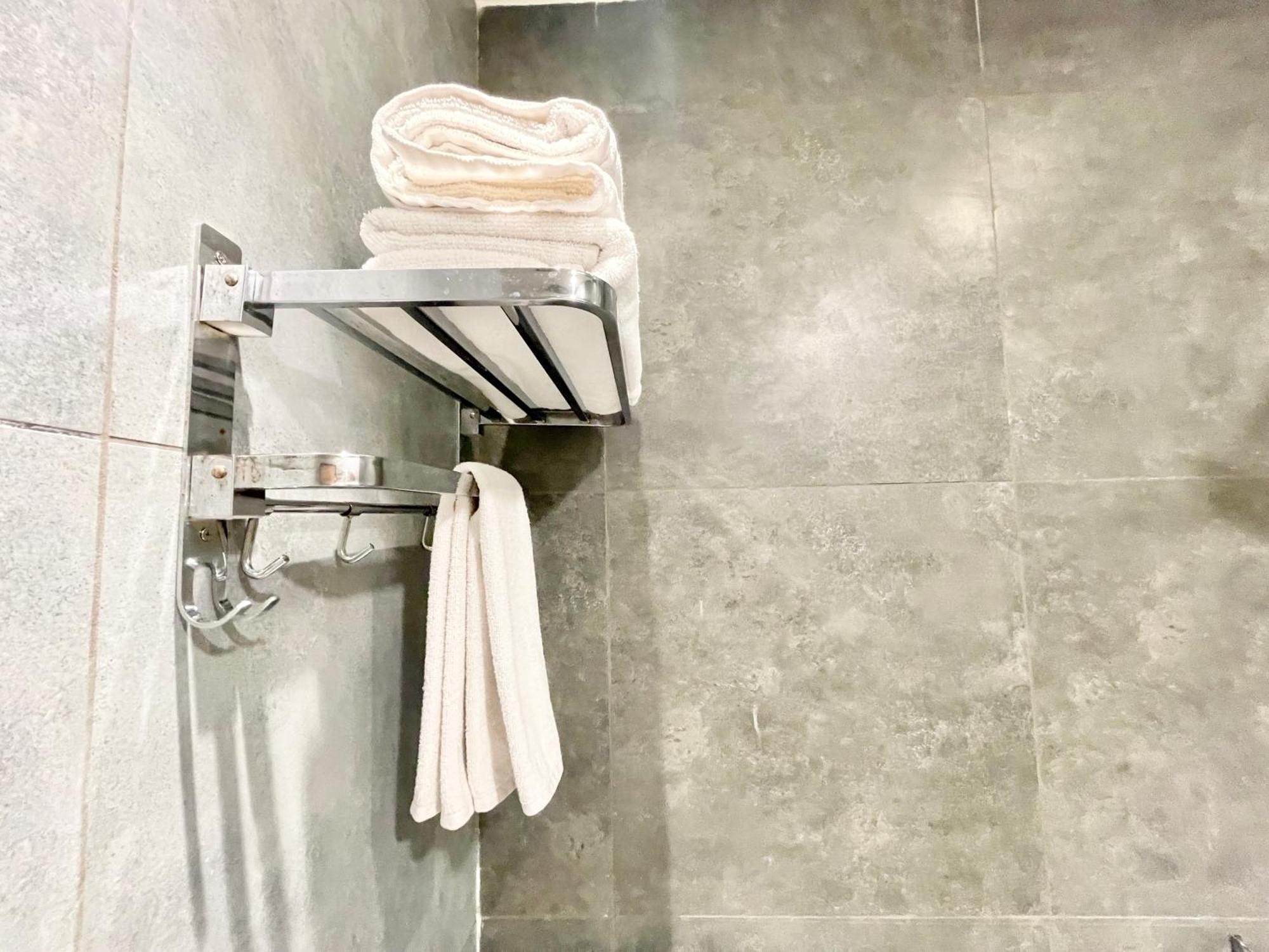Hotel Well ! Fully Air-conditioned With Lift-wifi- Parking Availability, Near Kashi Vishwanath Temple, And Ganga Ghat Varanasi