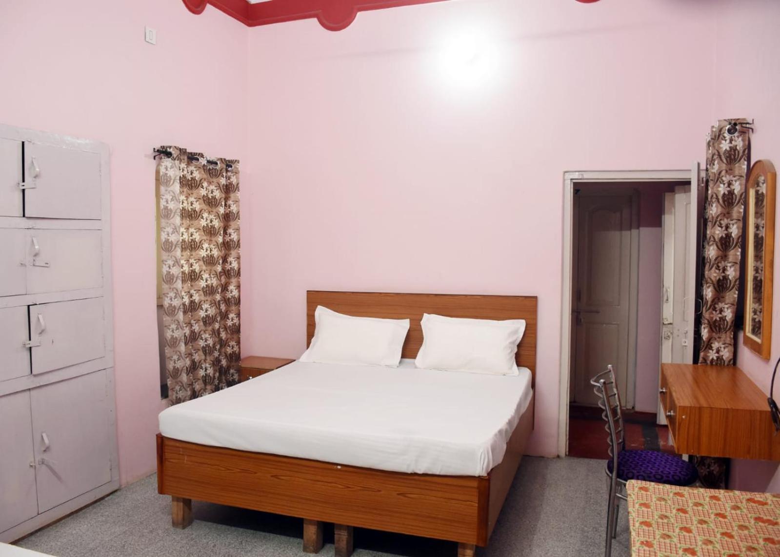Avira Homes Homestay *