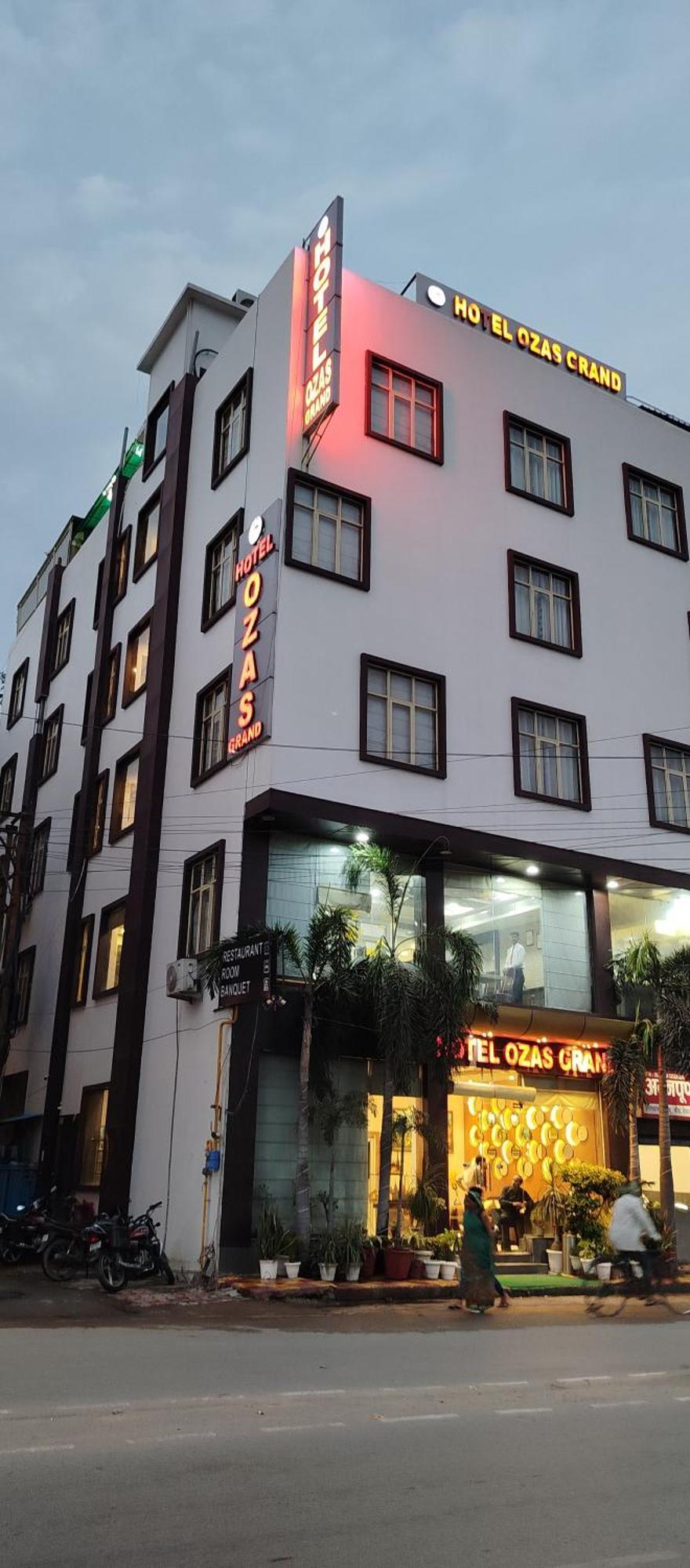 Hotel Ozas Grand 3*