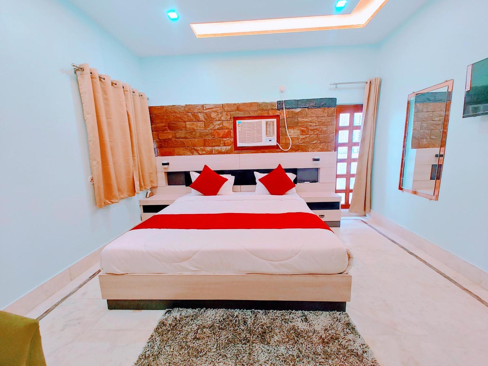 Western Homestay *
