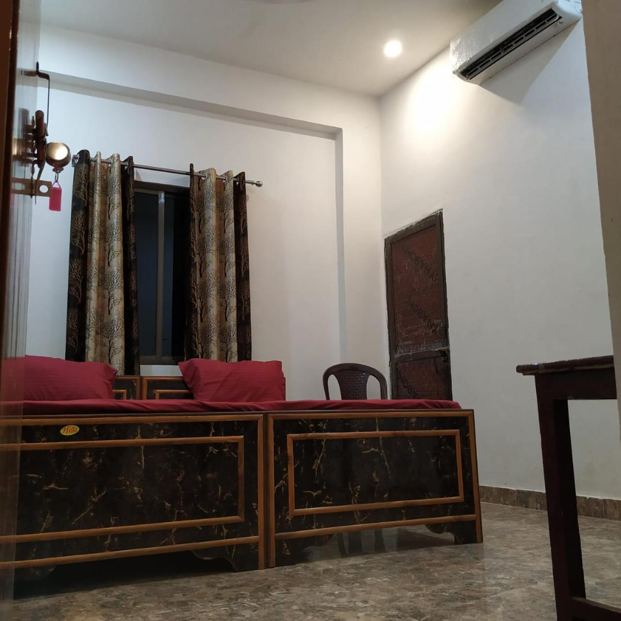 Shree Om Palace Guest house Varanasi