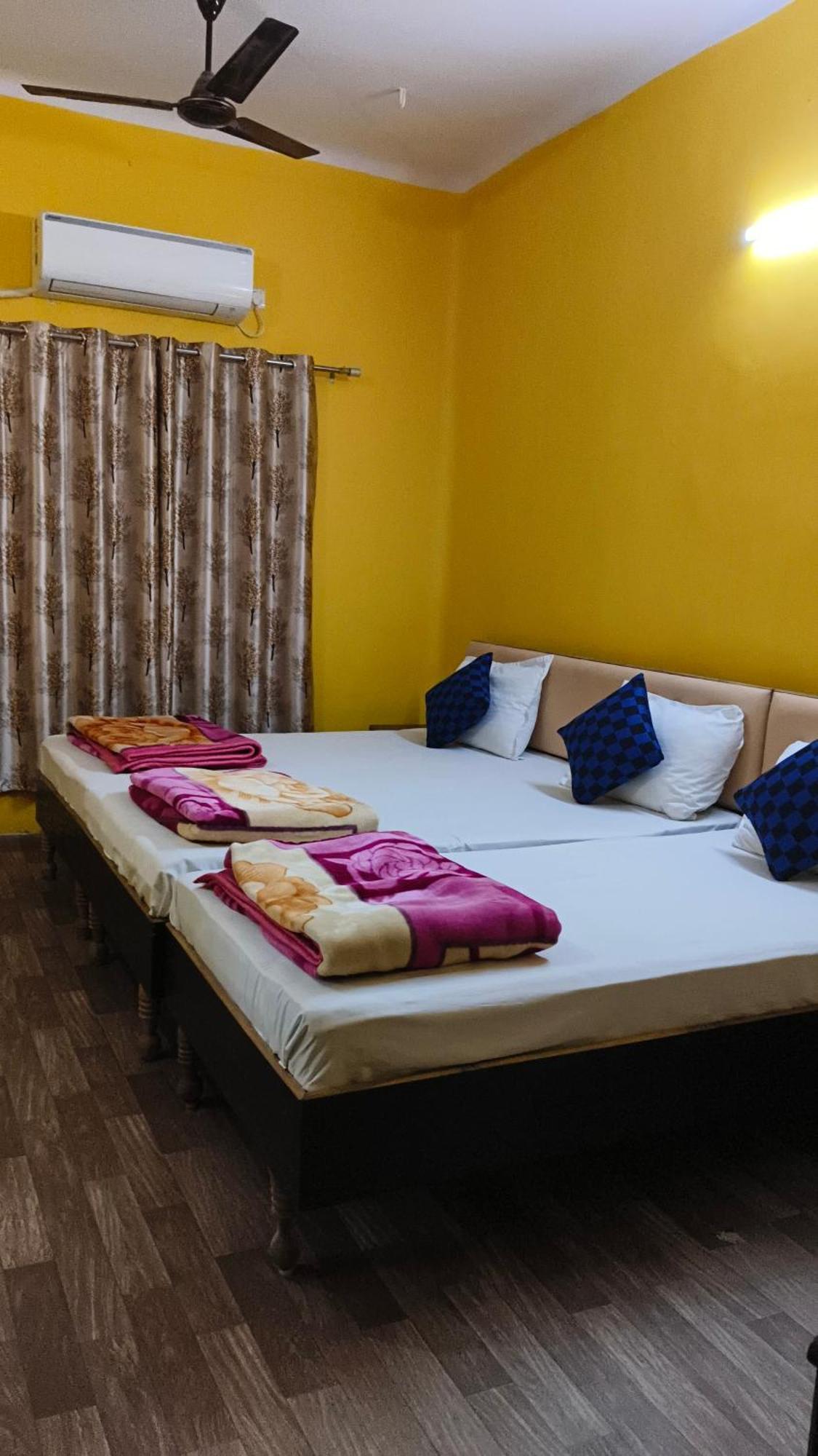 Shivohm Homestay 400 Mtrs From Kashi Vishwanath Temple